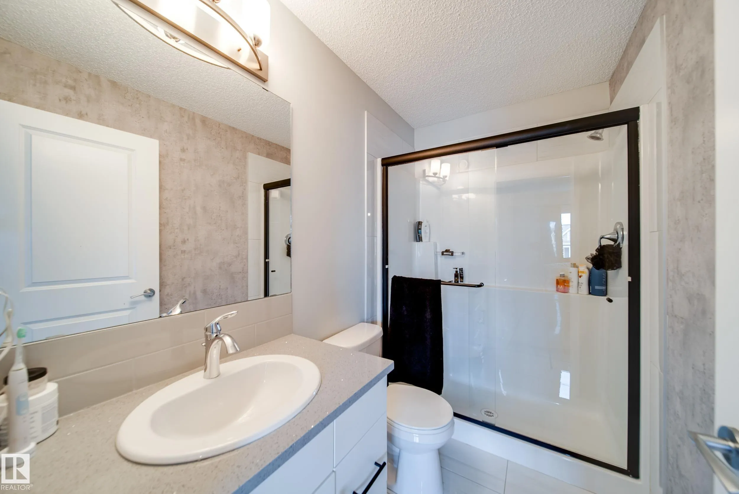 2922 MAPLE Way