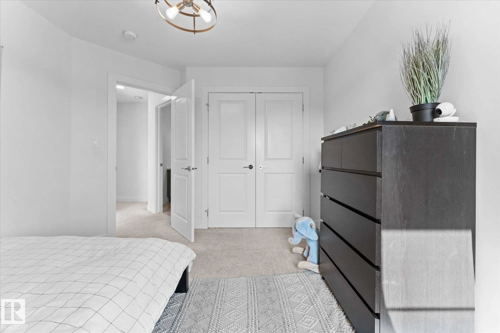 6828 KNOX Loop