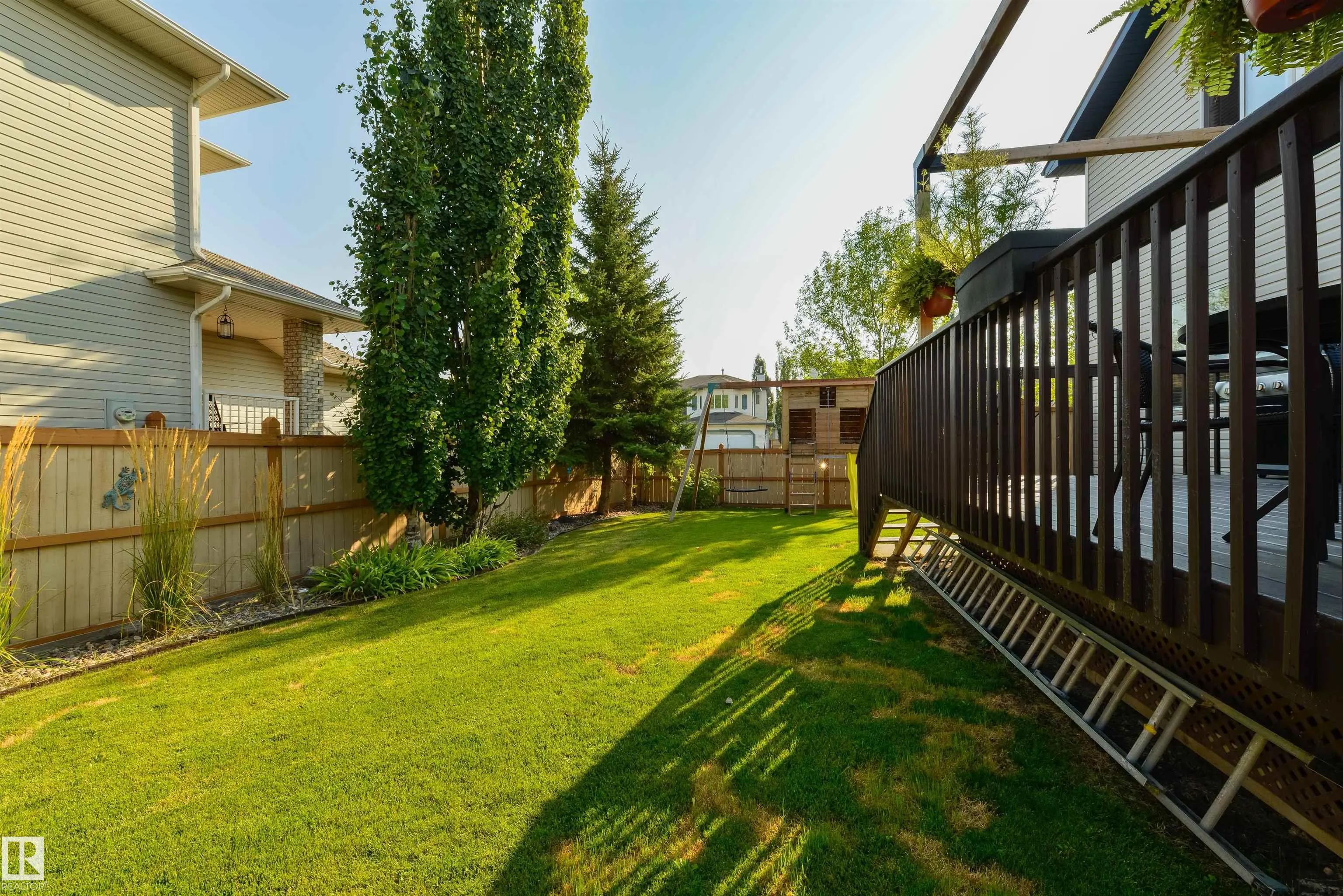 13 WILLIS Crescent