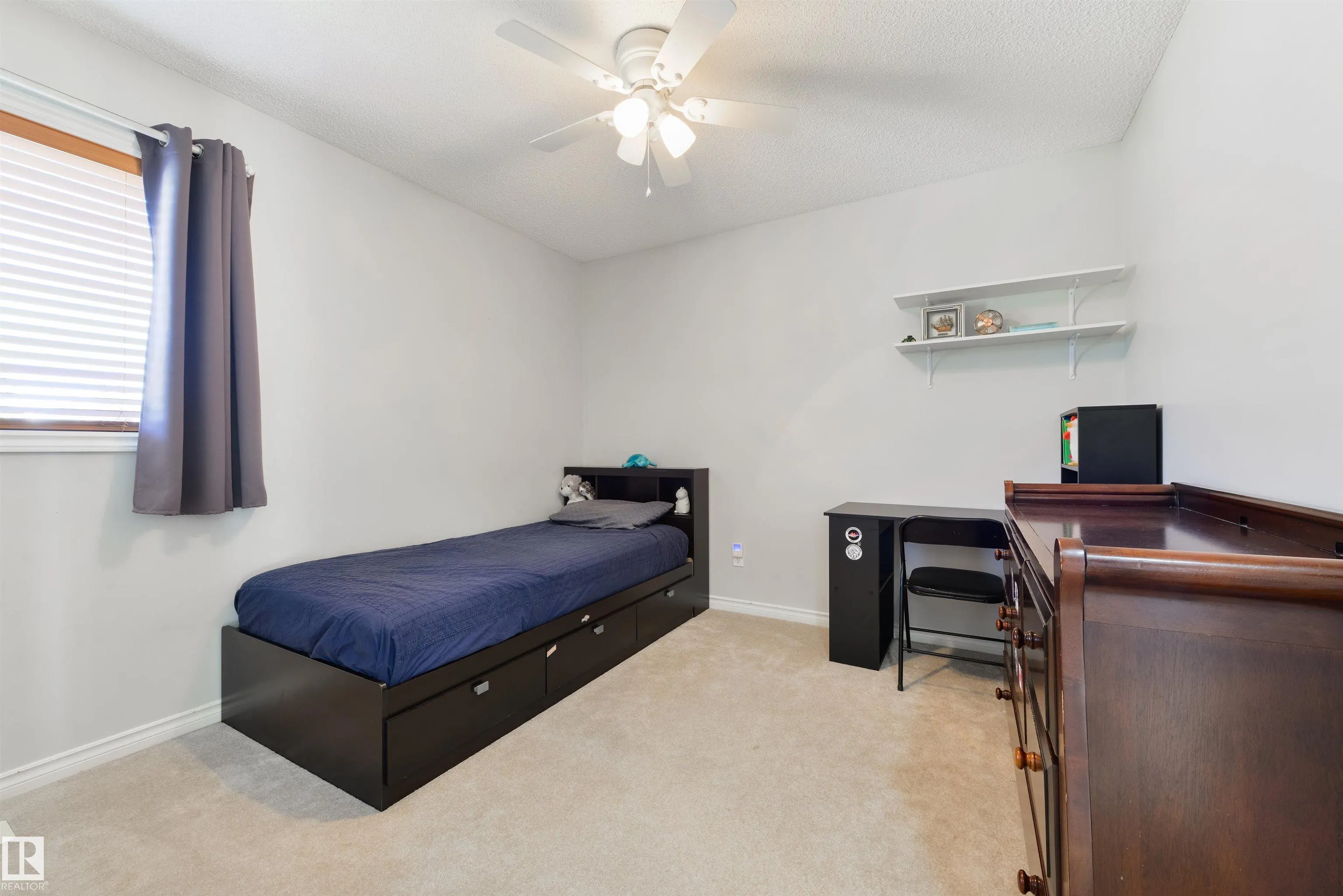 13 WILLIS Crescent