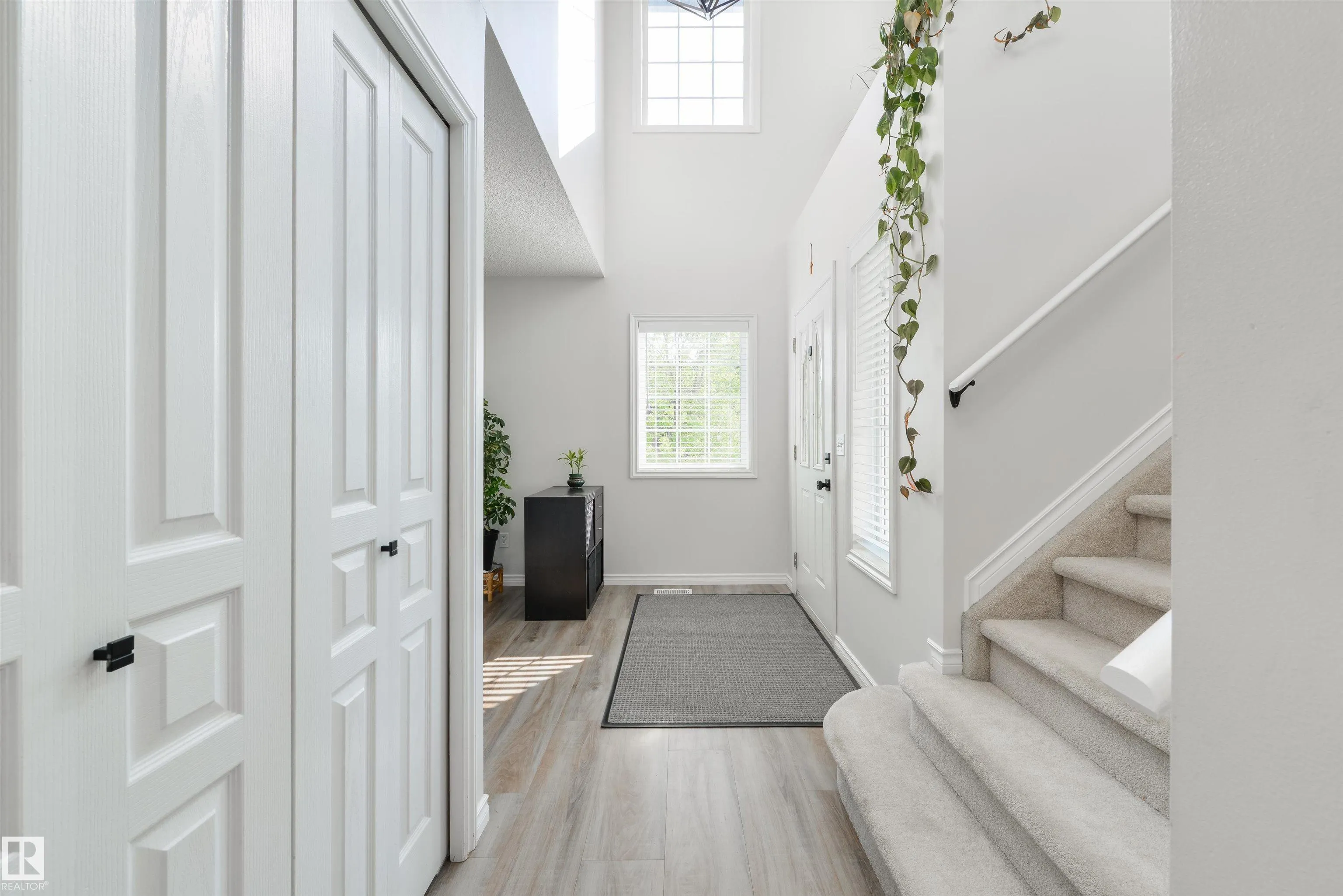 13 WILLIS Crescent