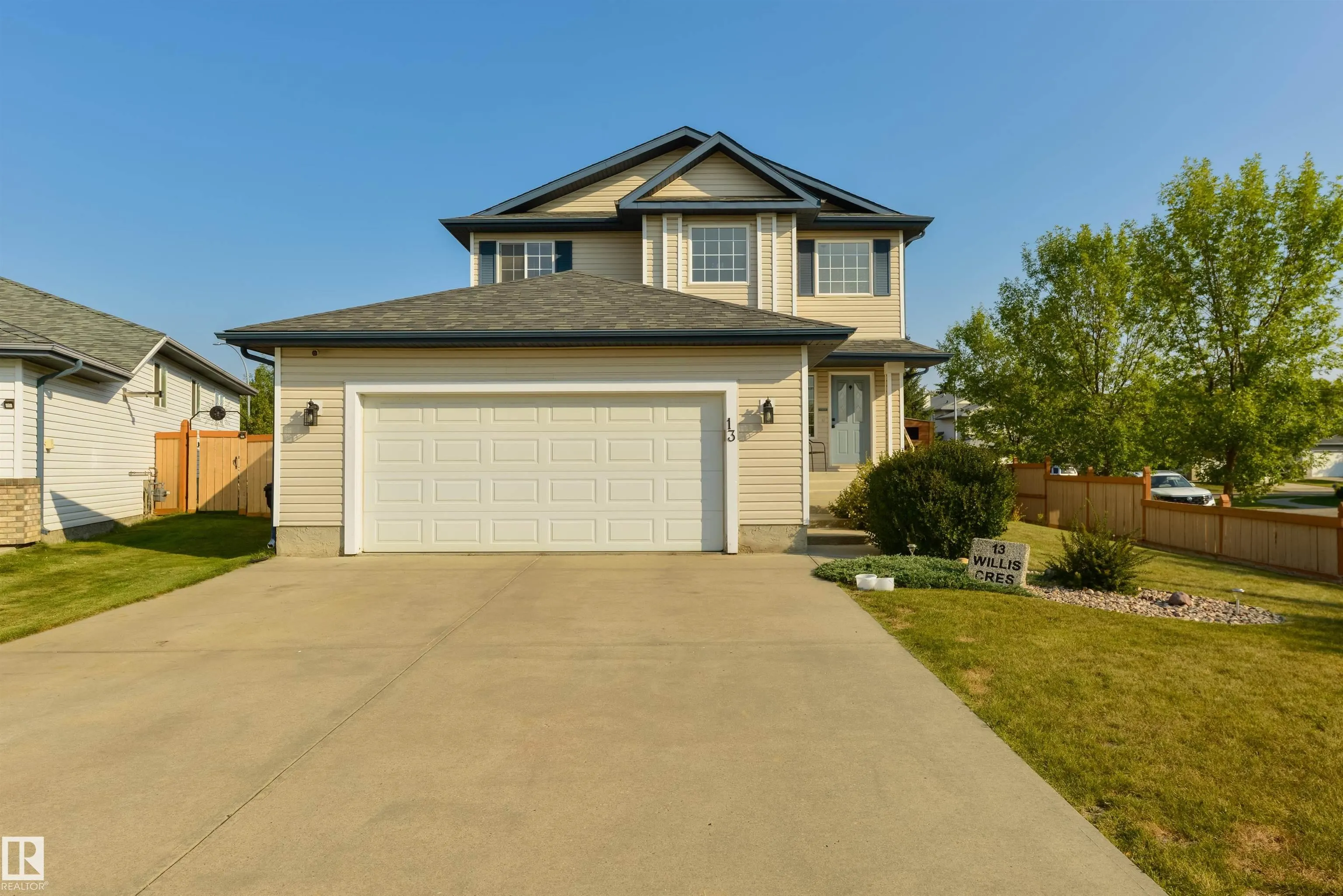 13 WILLIS Crescent