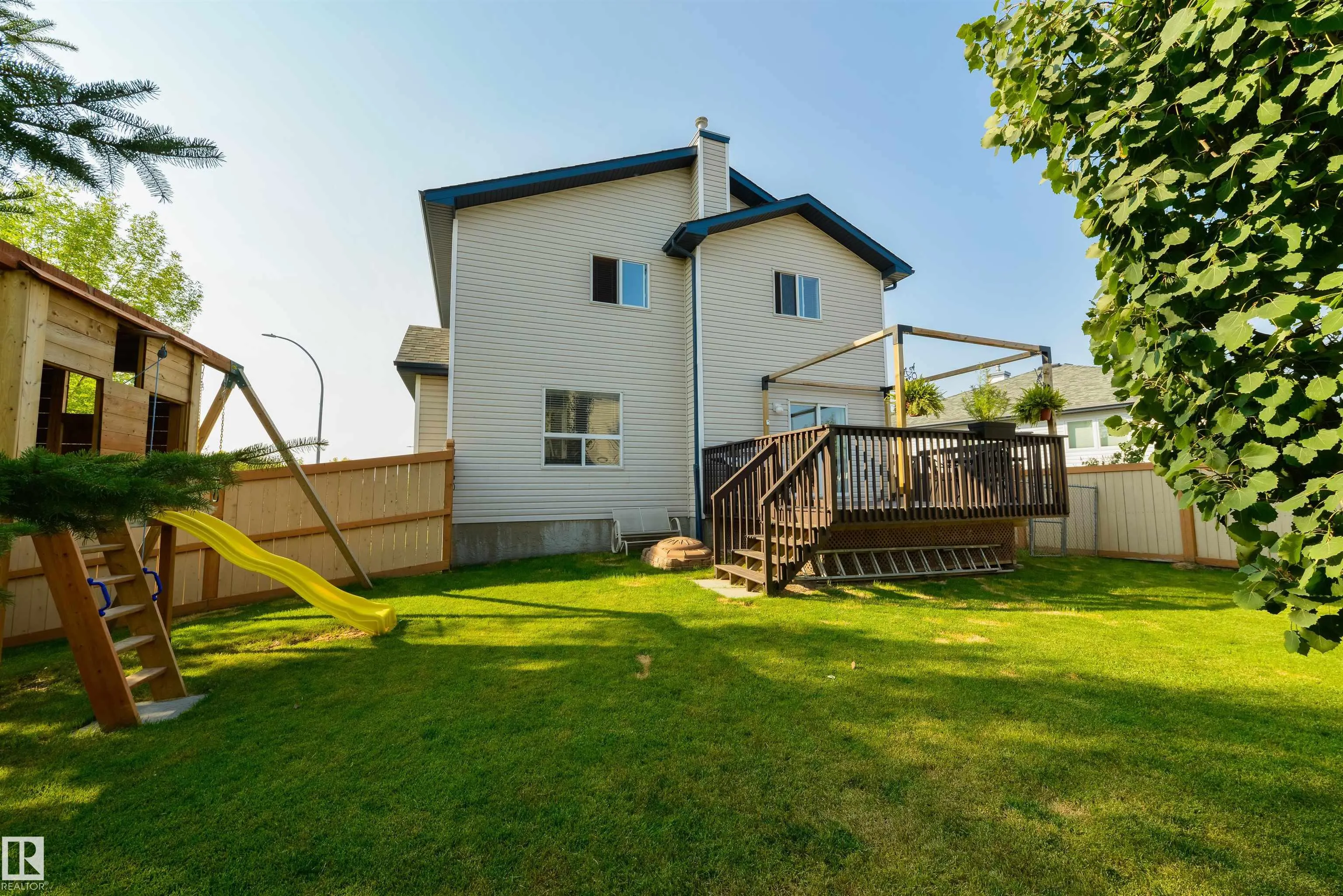 13 WILLIS Crescent