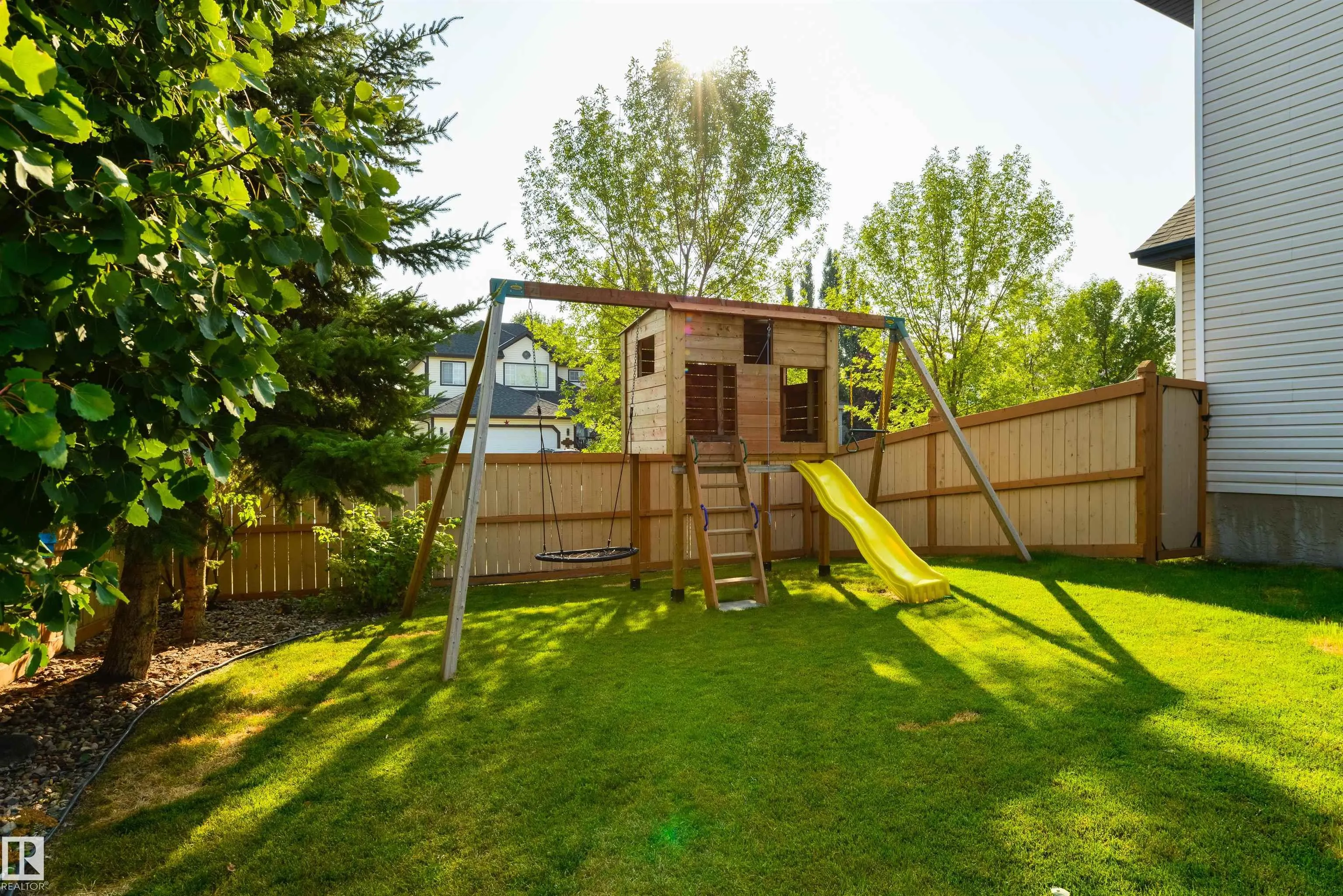 13 WILLIS Crescent