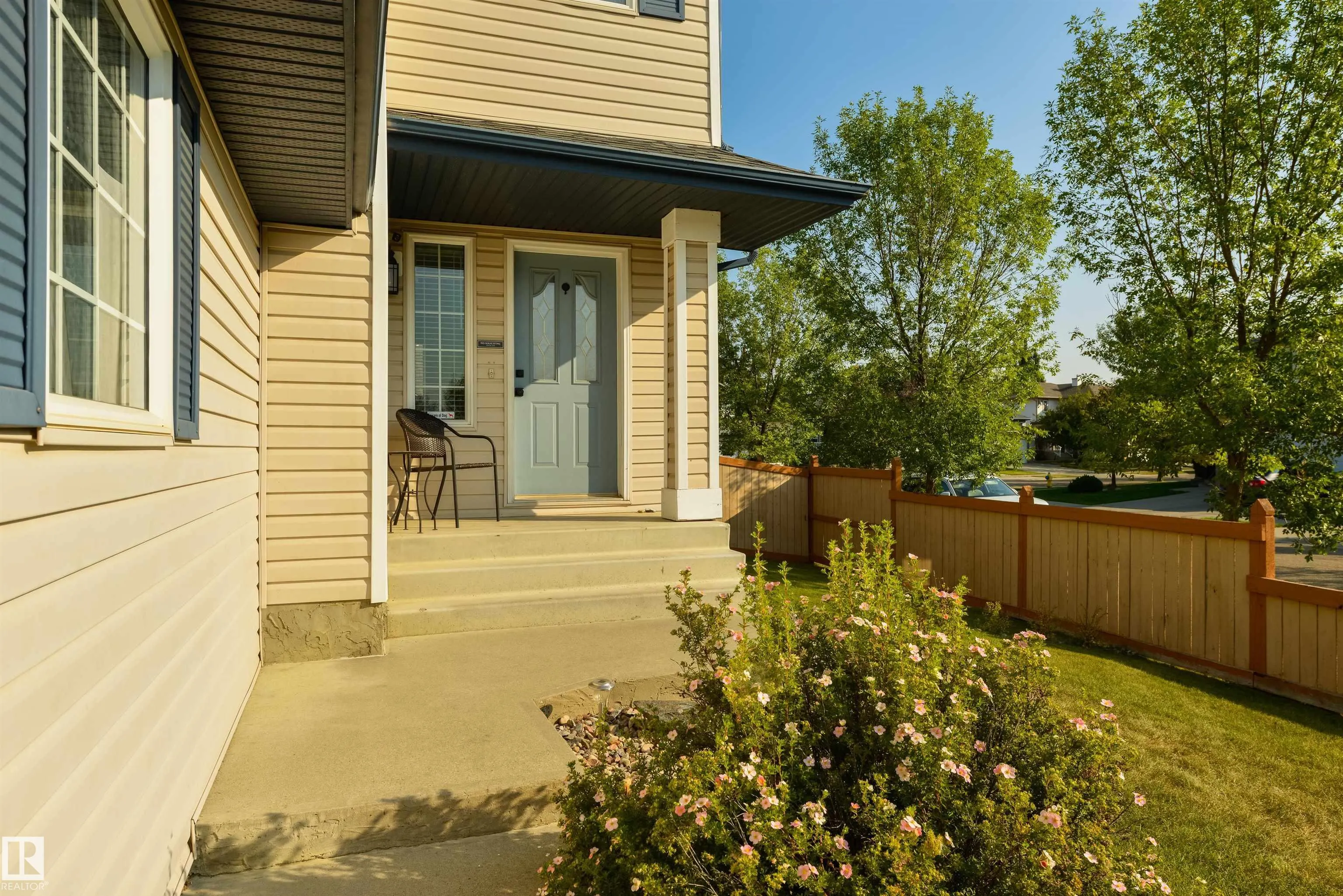 13 WILLIS Crescent