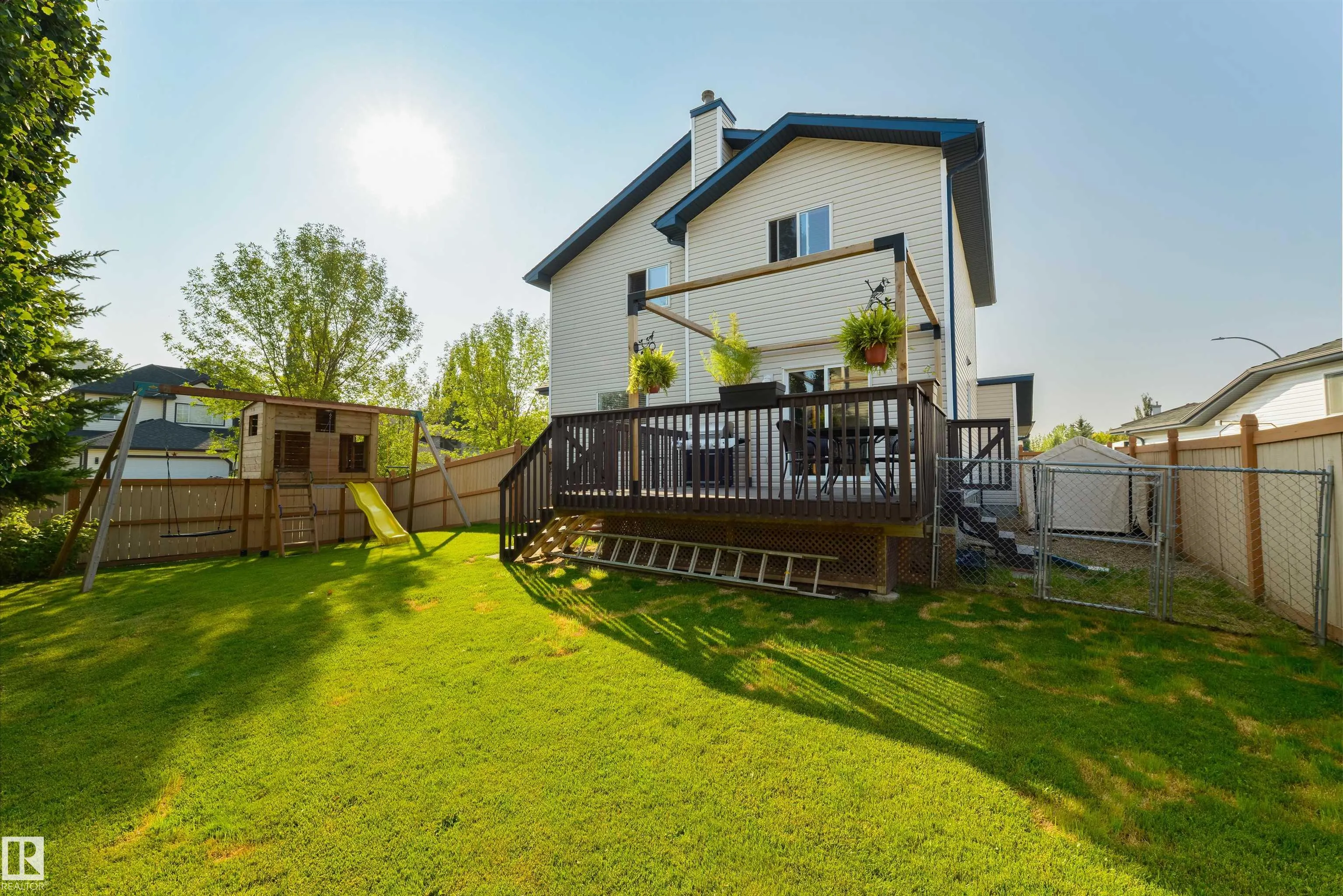 13 WILLIS Crescent