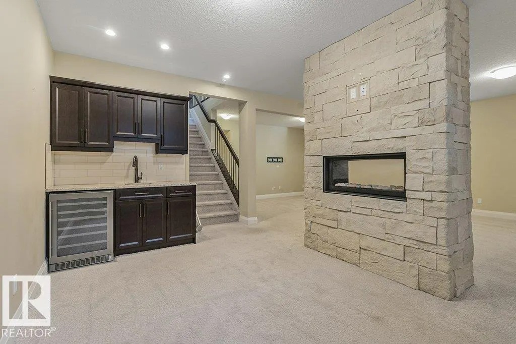 32 SIGNATURE Cove