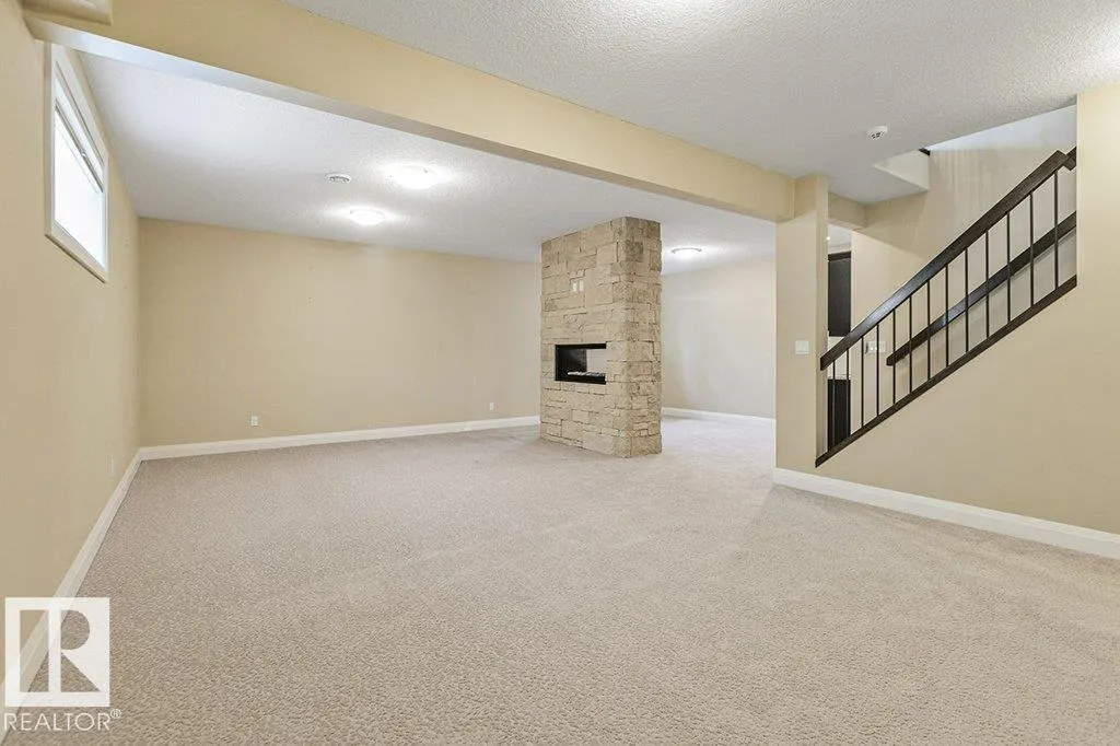 32 SIGNATURE Cove