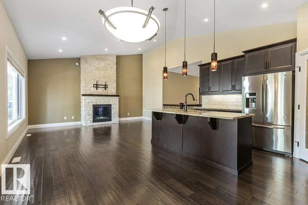 32 SIGNATURE Cove