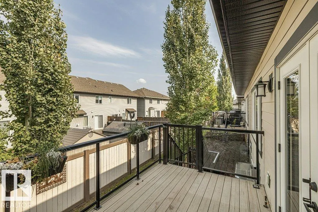 32 SIGNATURE Cove