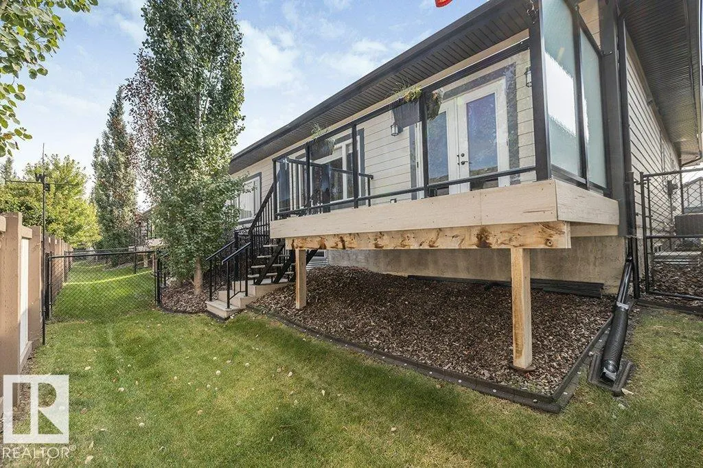 32 SIGNATURE Cove