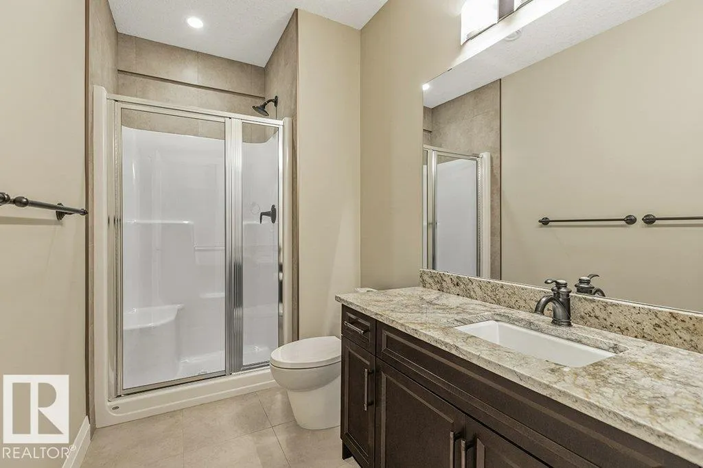 32 SIGNATURE Cove