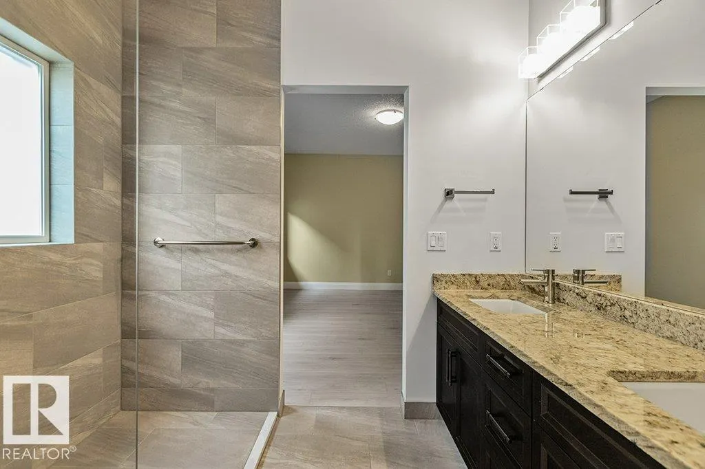 32 SIGNATURE Cove