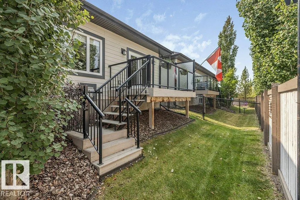 32 SIGNATURE Cove