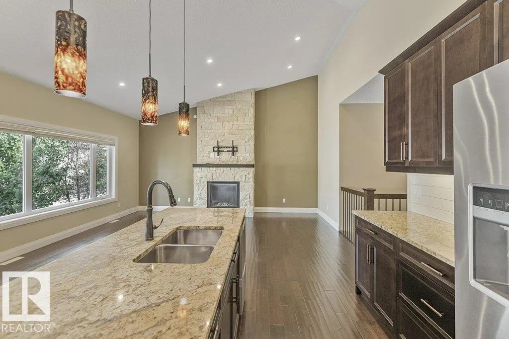 32 SIGNATURE Cove