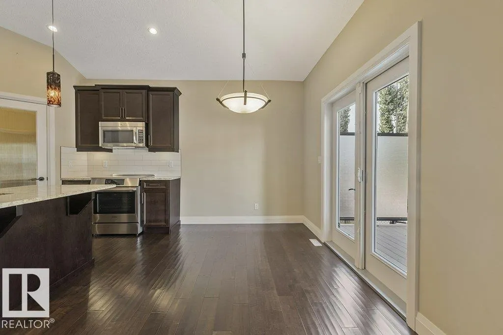 32 SIGNATURE Cove