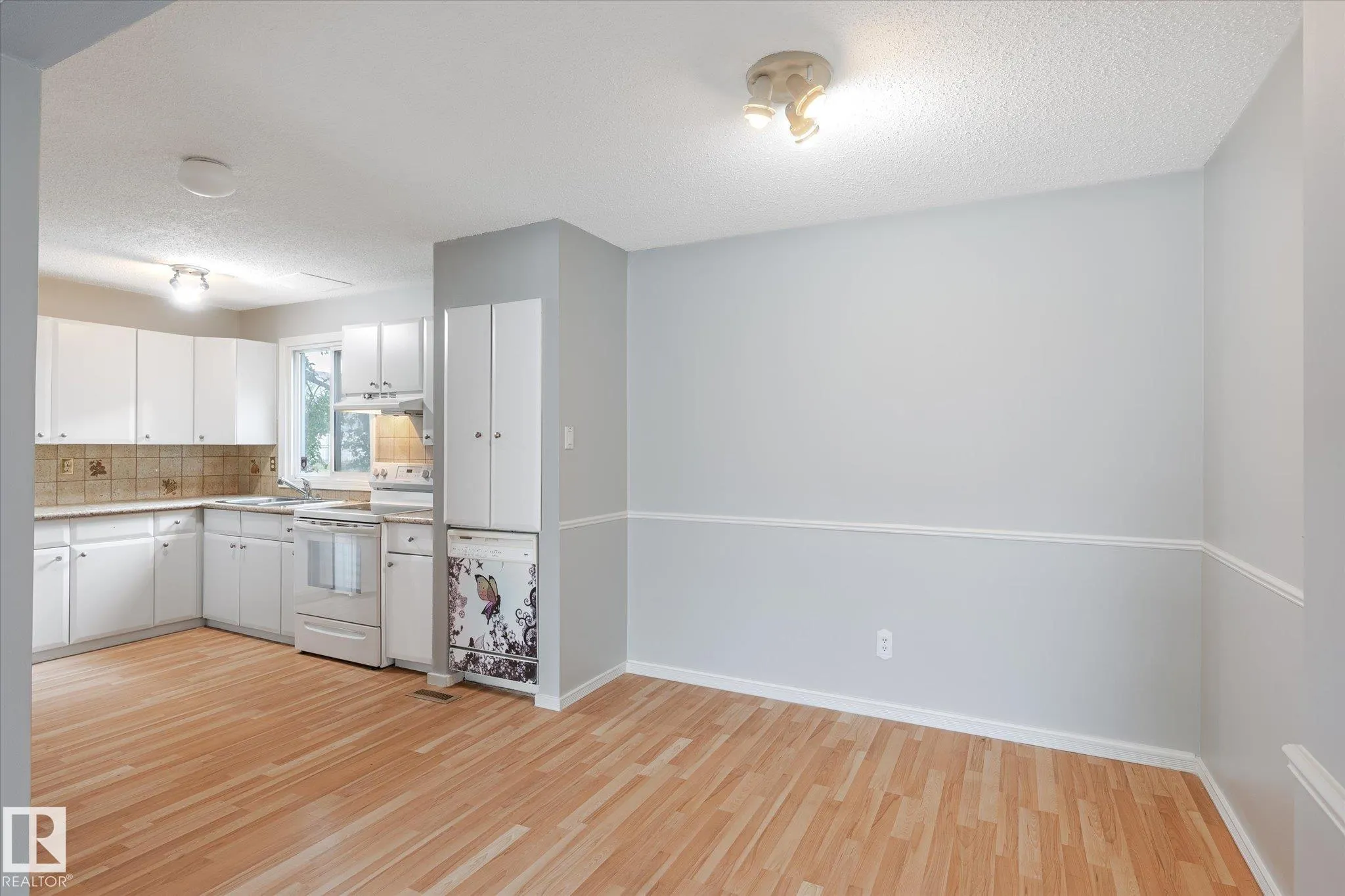 5312 MCLEOD Road