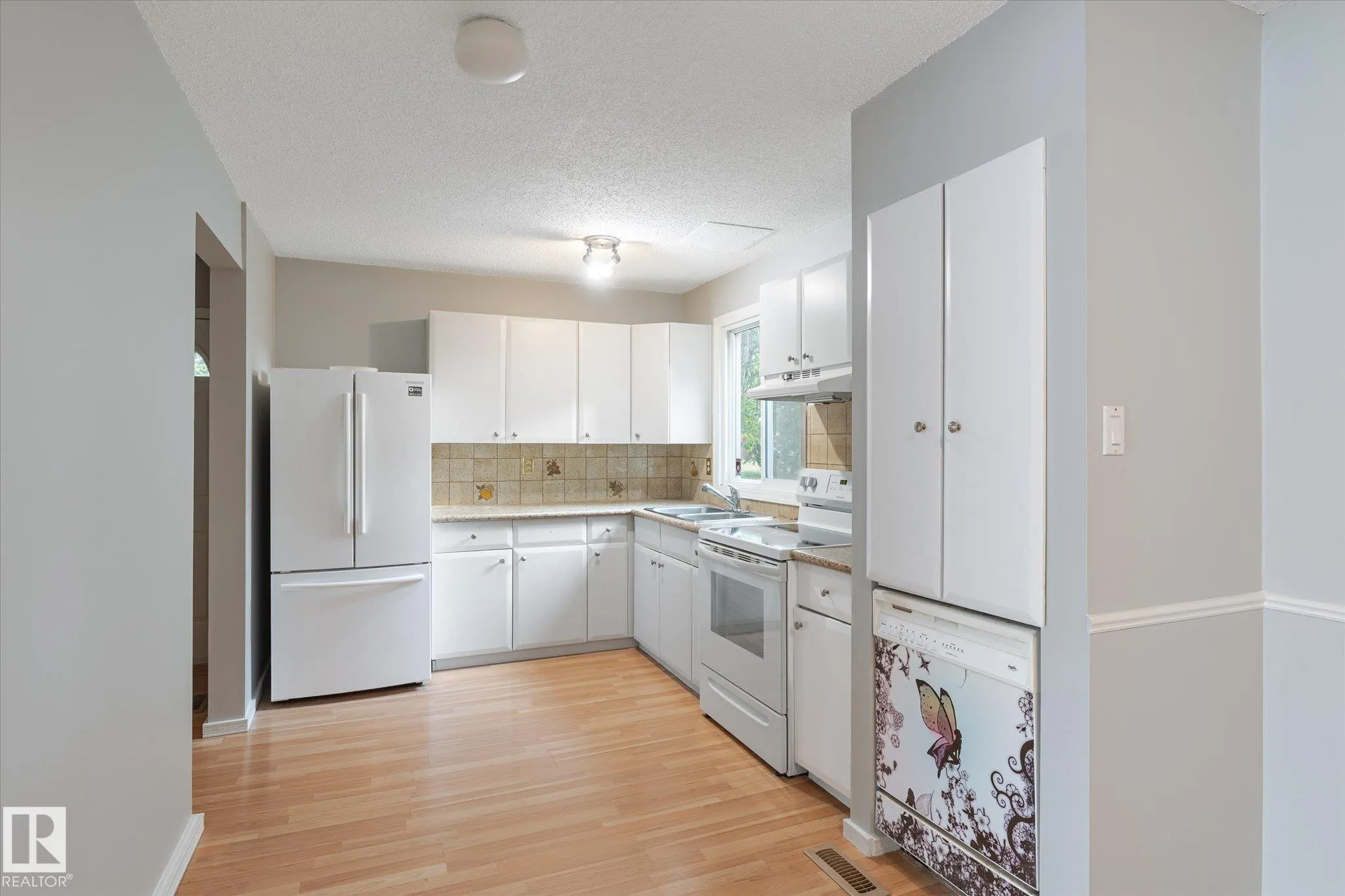 5312 MCLEOD Road