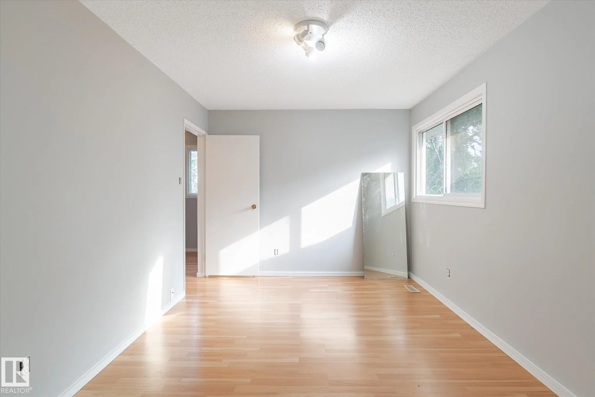 5312 MCLEOD Road