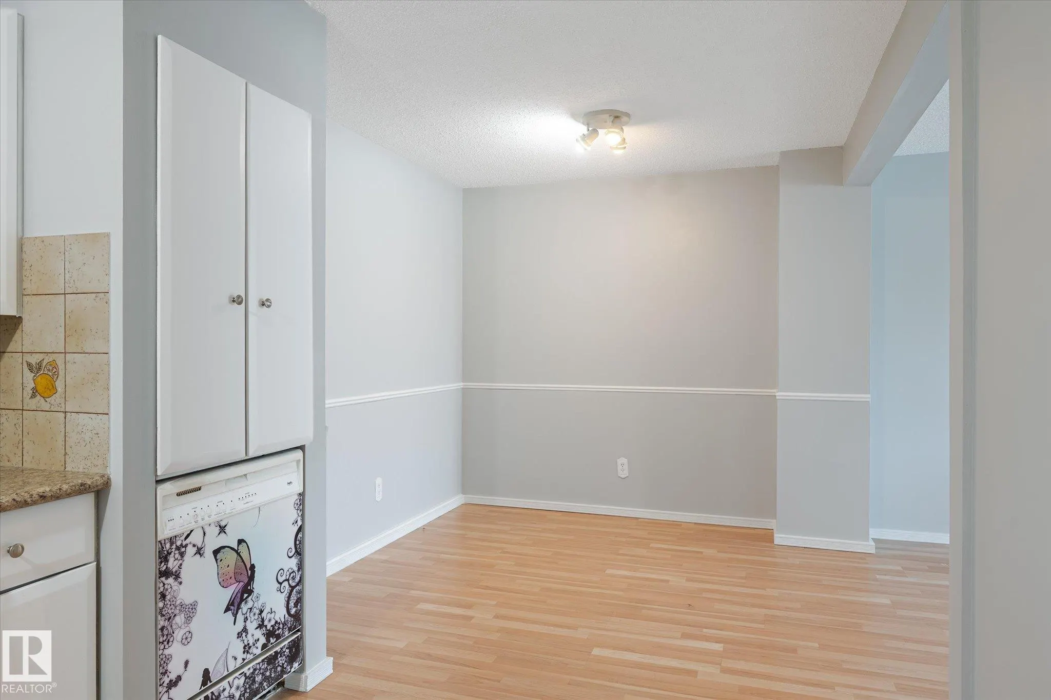 5312 MCLEOD Road