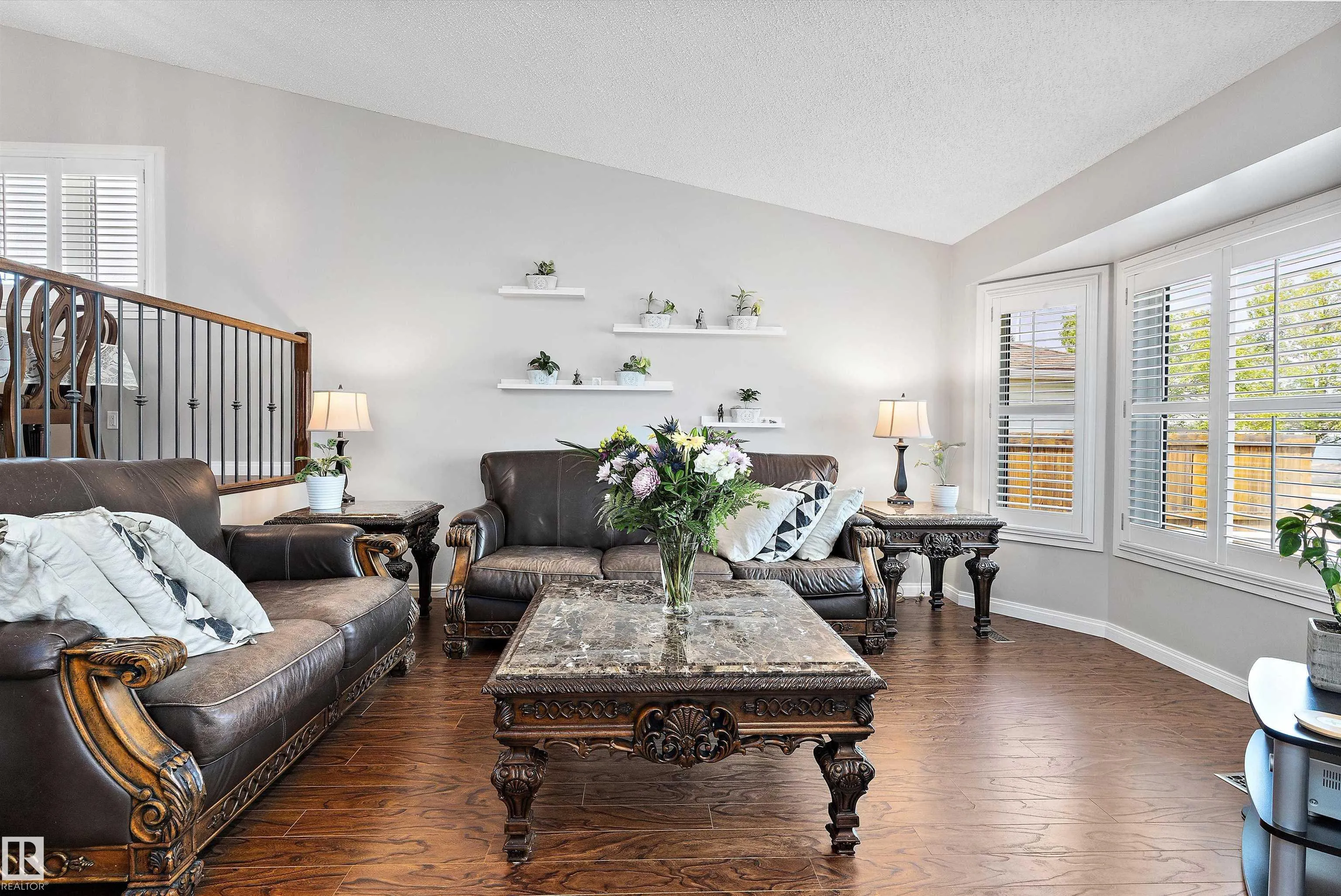 77 Meadowview Drive