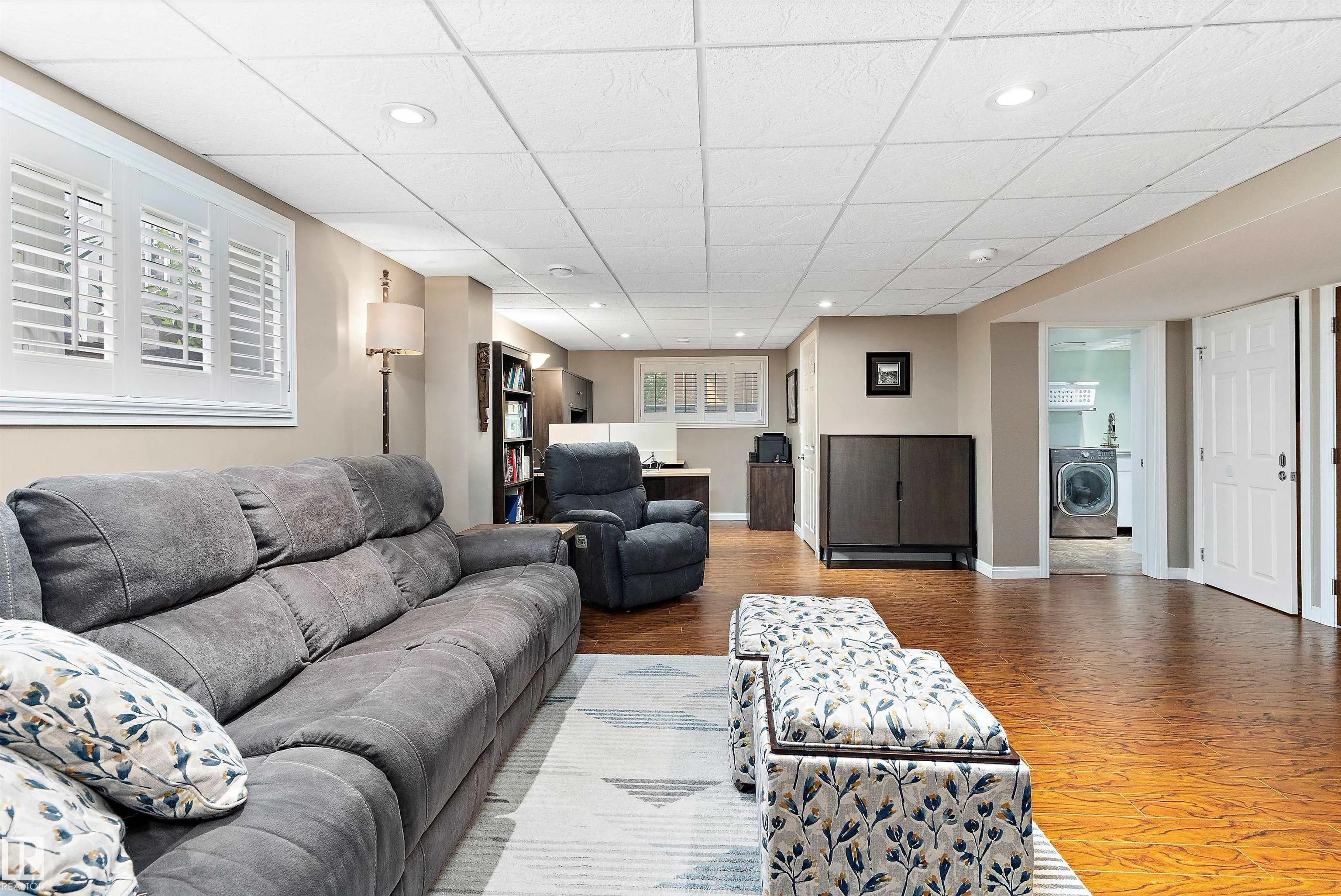 77 Meadowview Drive