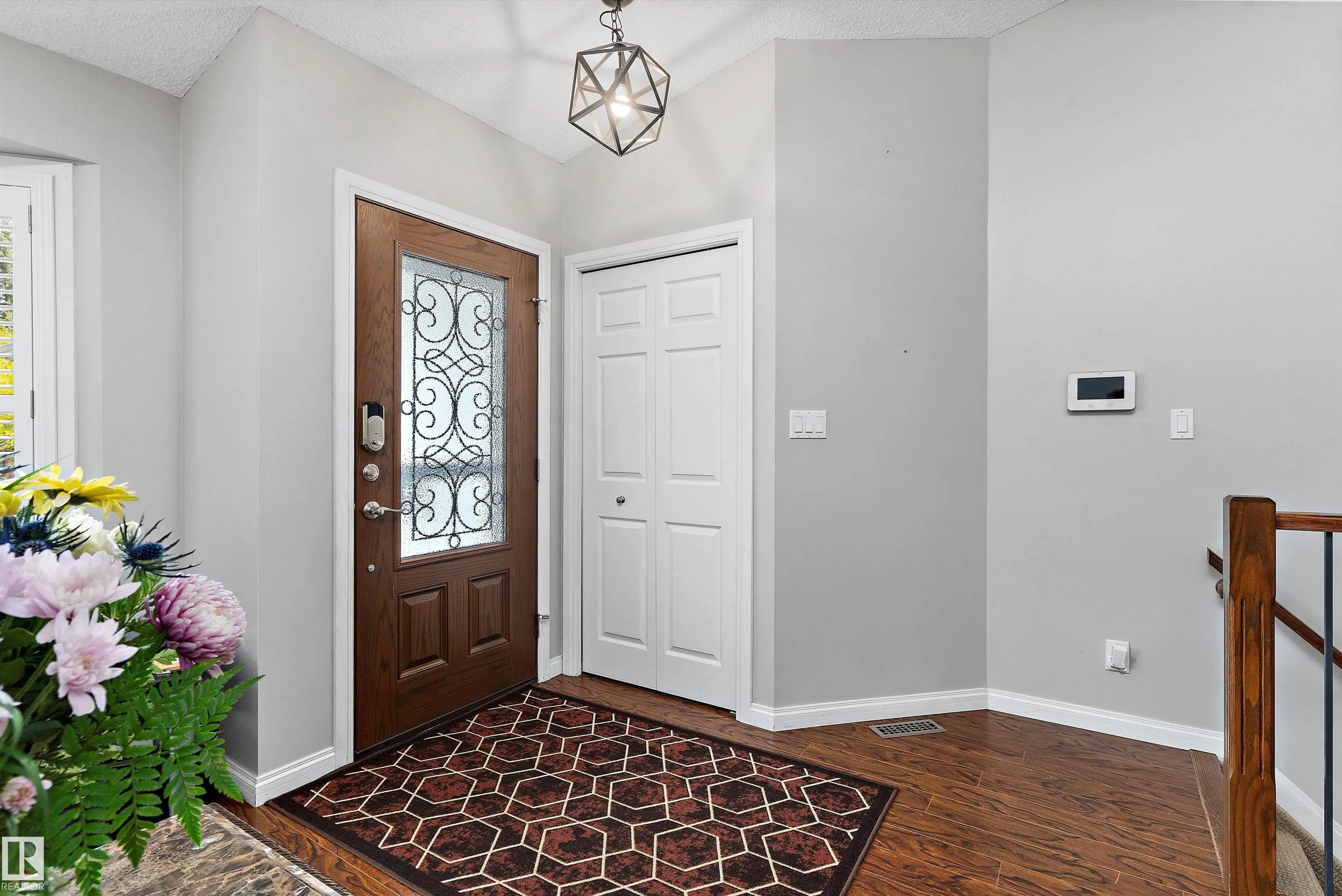 77 Meadowview Drive