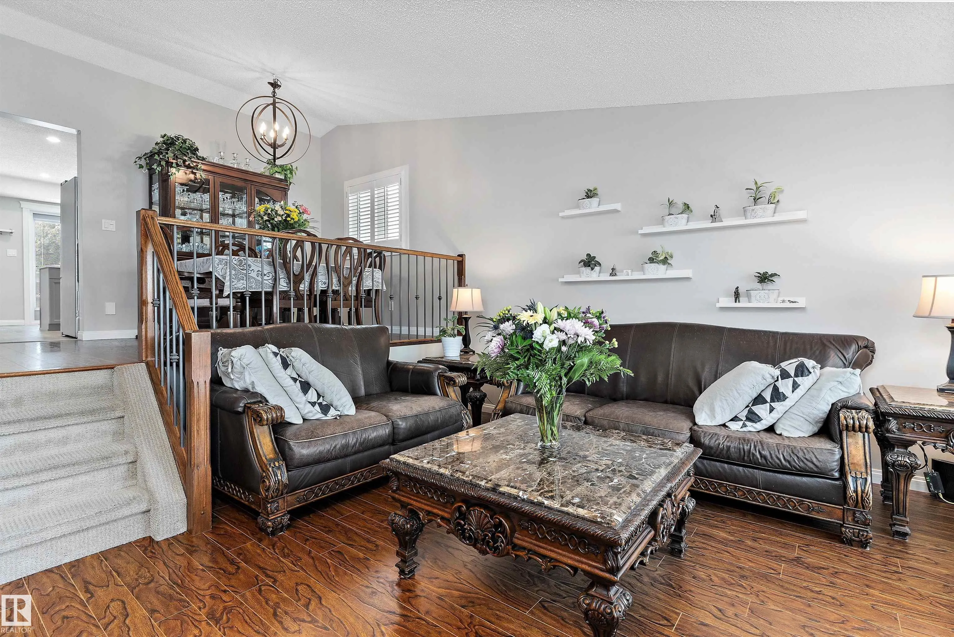 77 Meadowview Drive