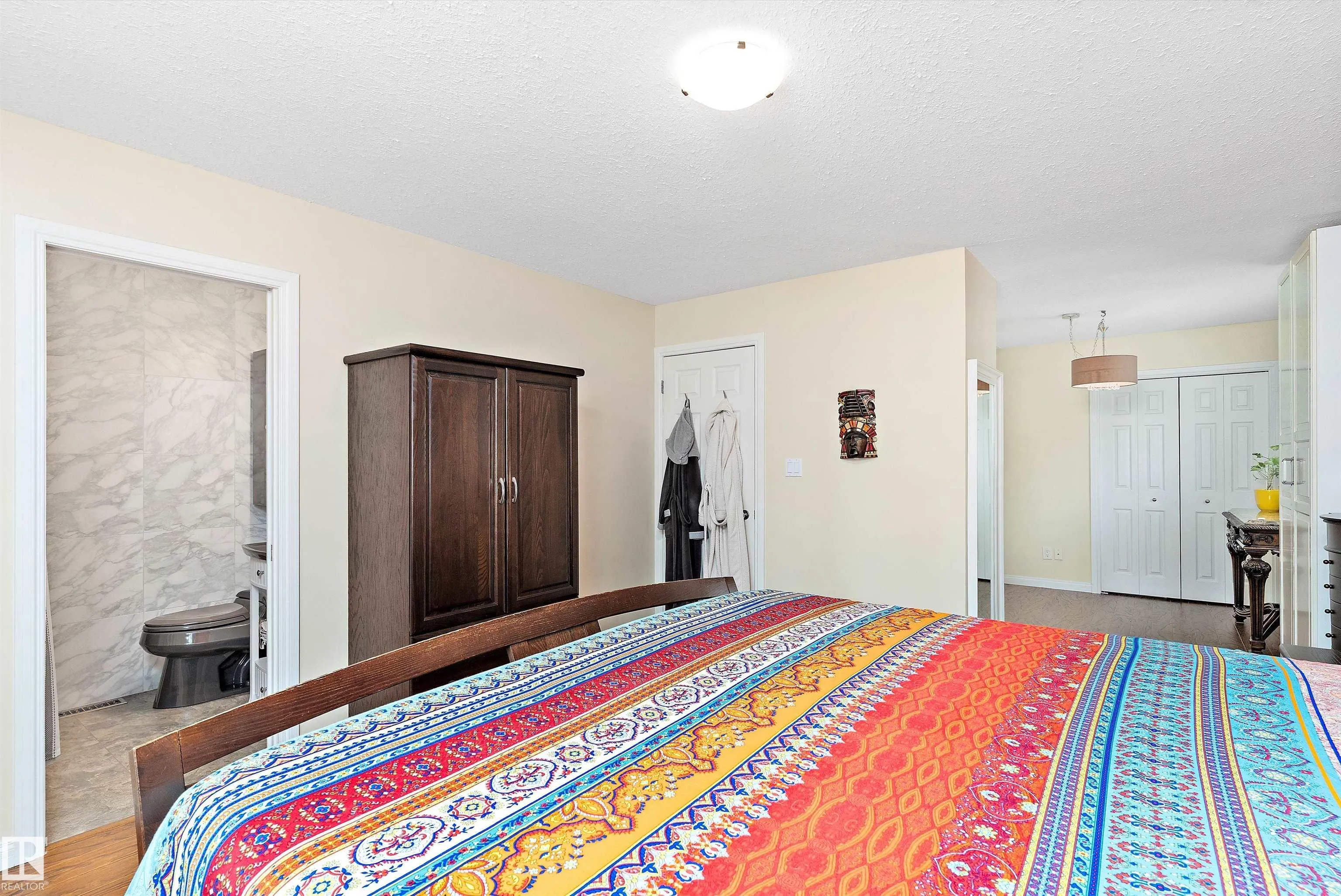 77 Meadowview Drive
