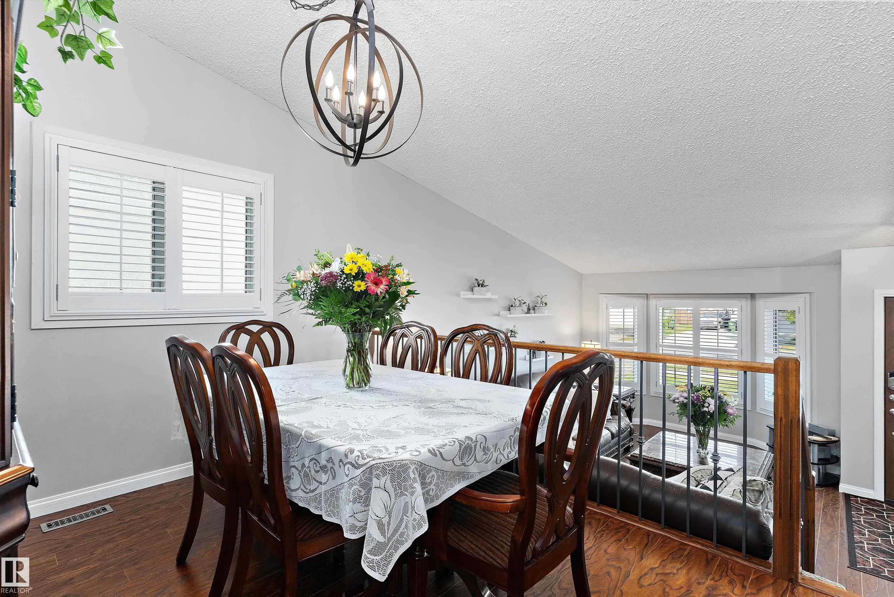 77 Meadowview Drive