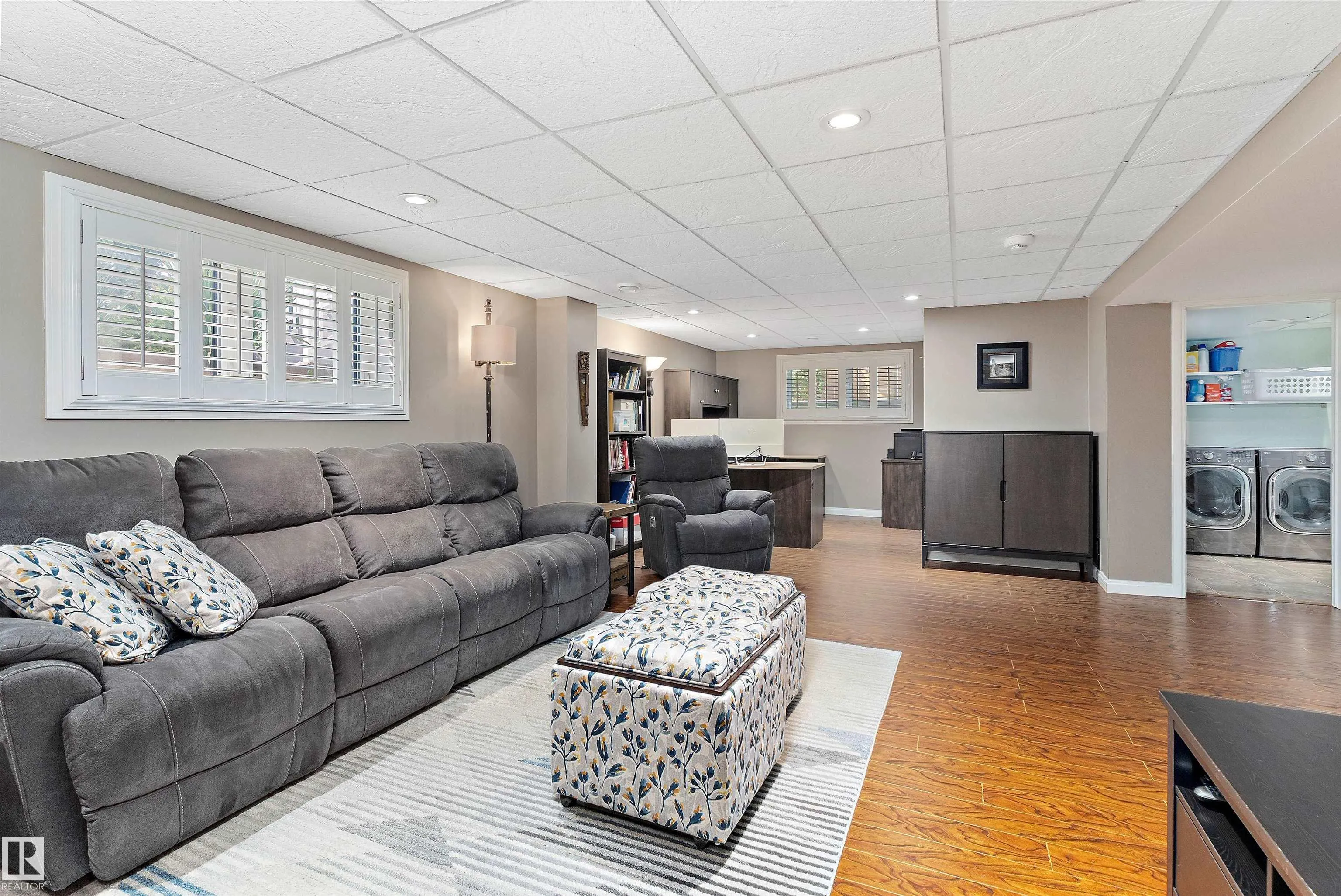 77 Meadowview Drive