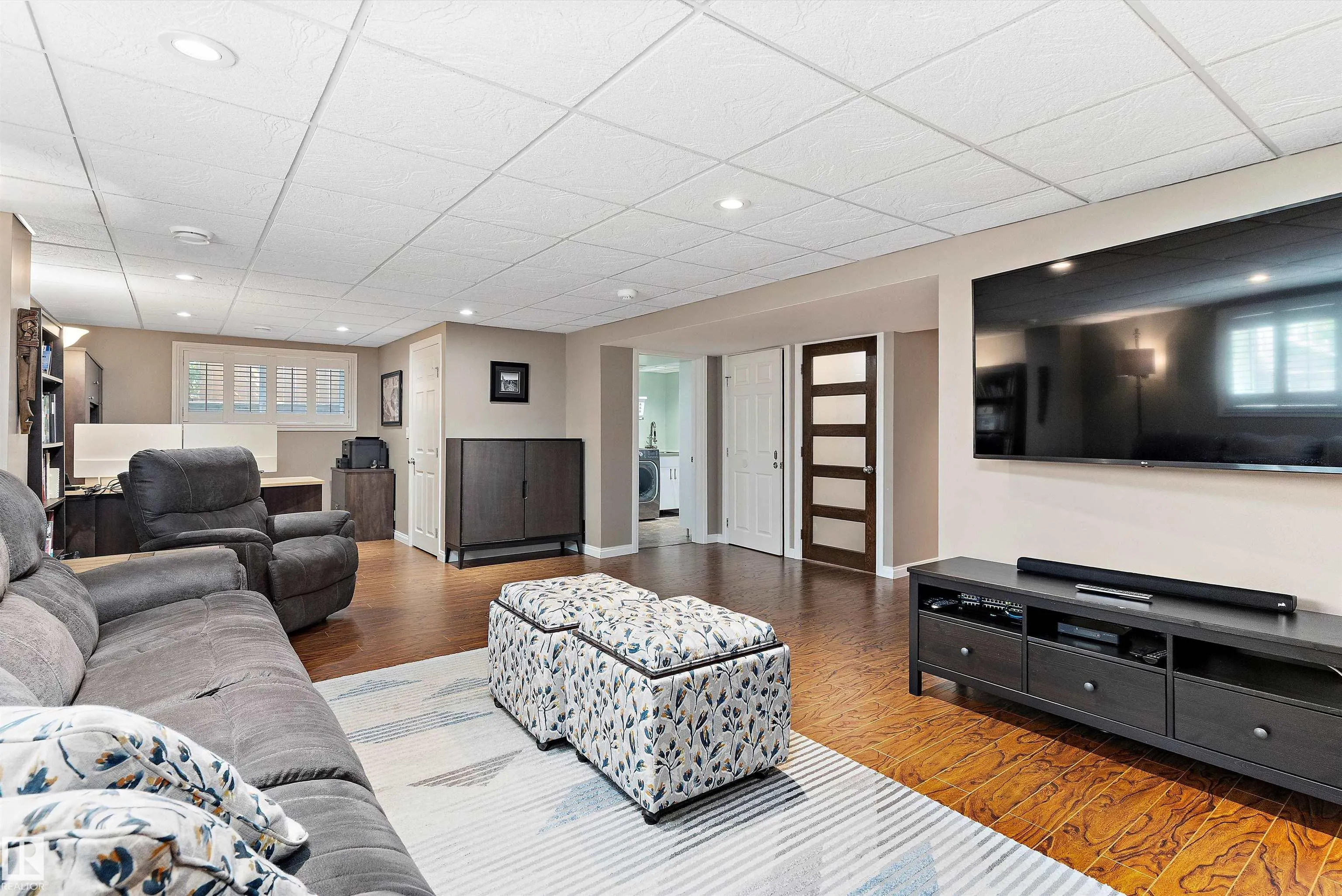 77 Meadowview Drive