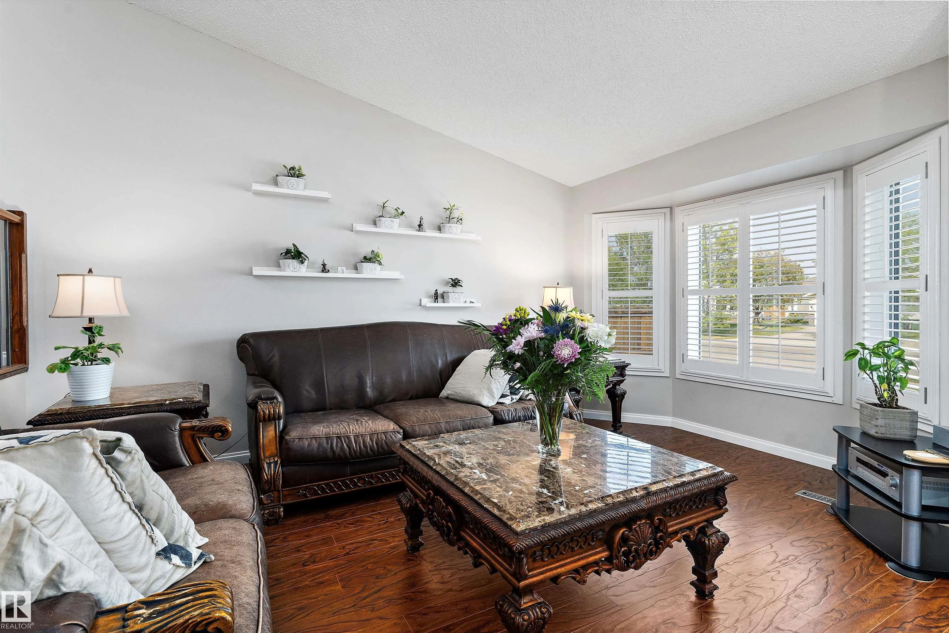 77 Meadowview Drive
