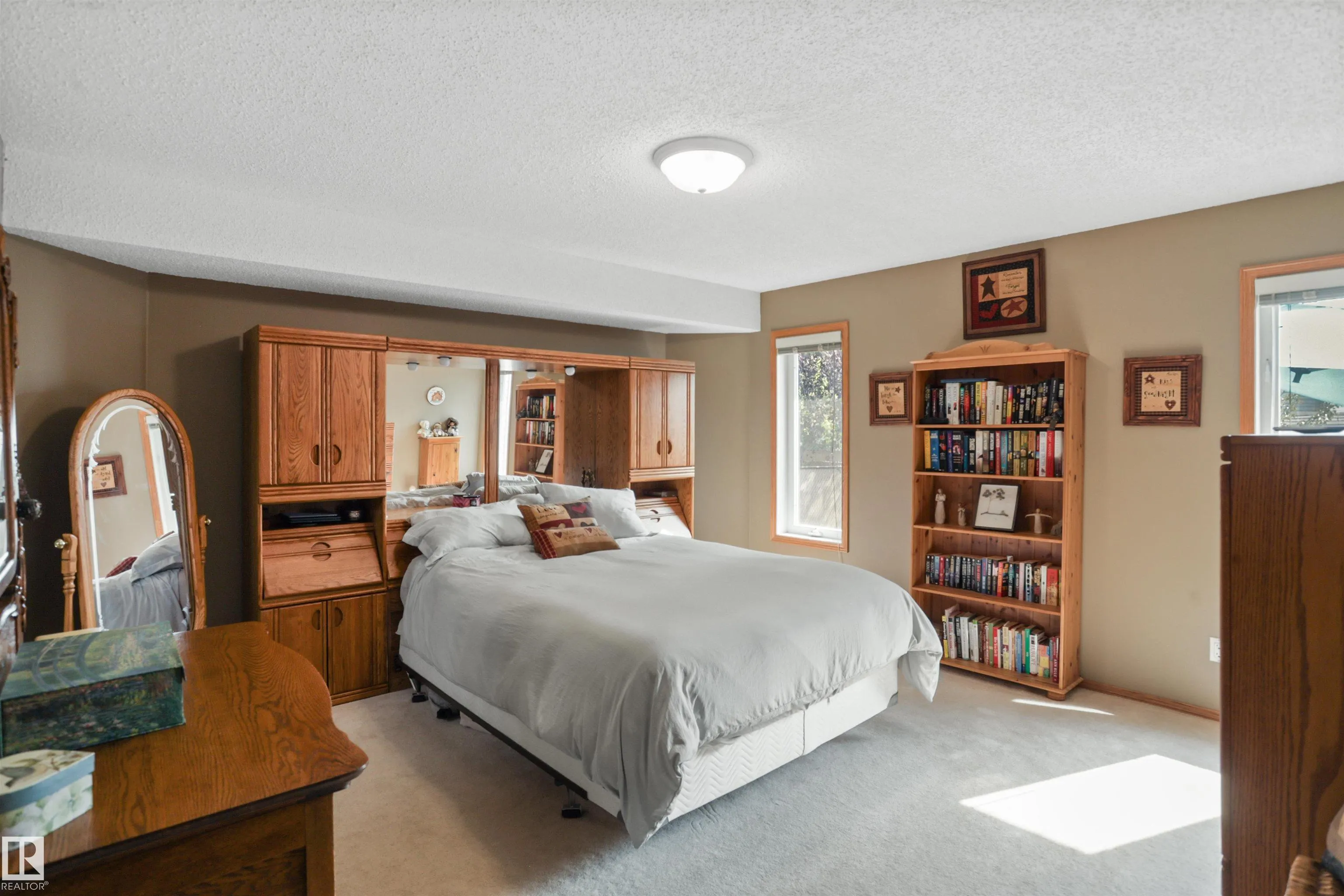150 HIGHWOOD Crescent
