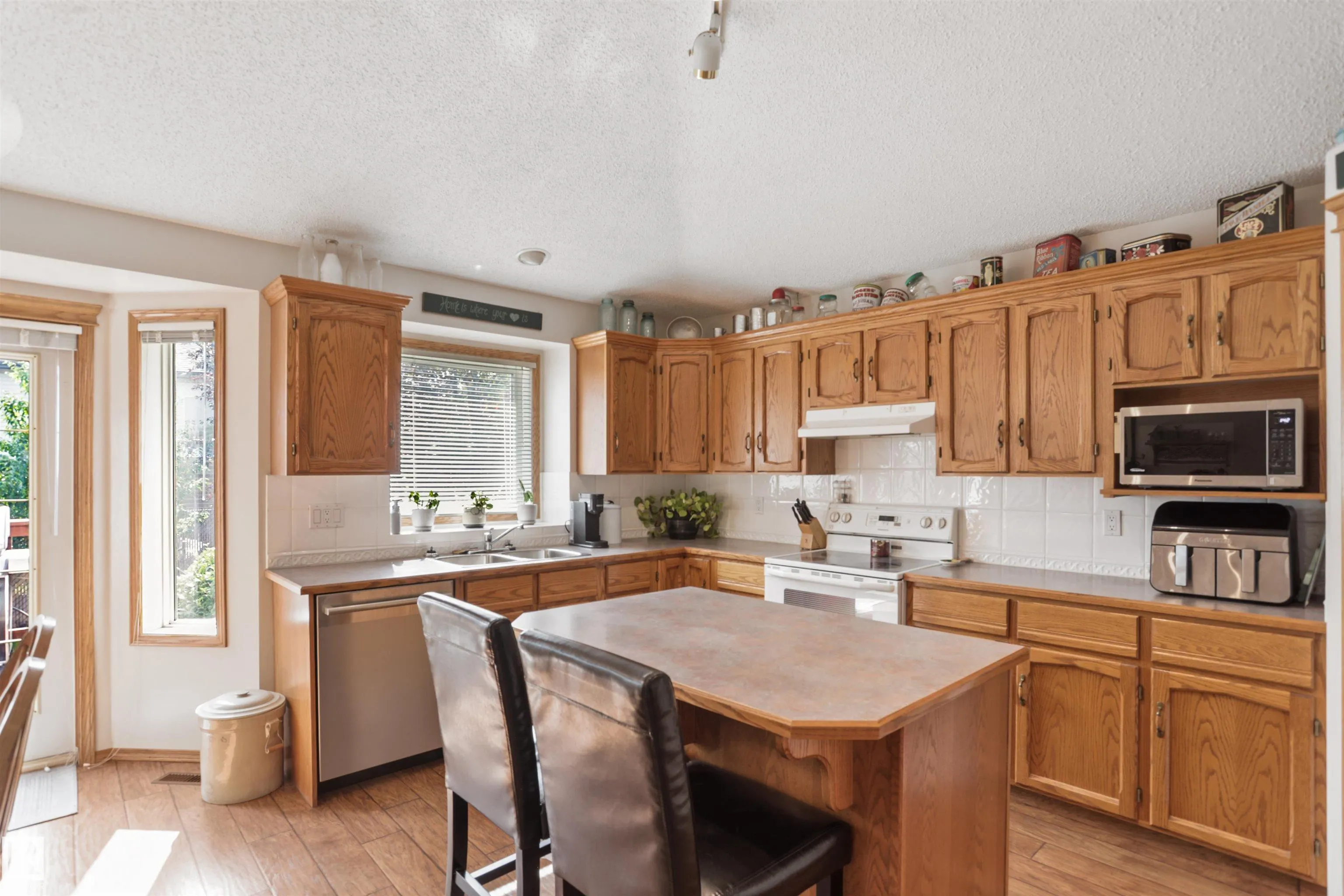 150 HIGHWOOD Crescent