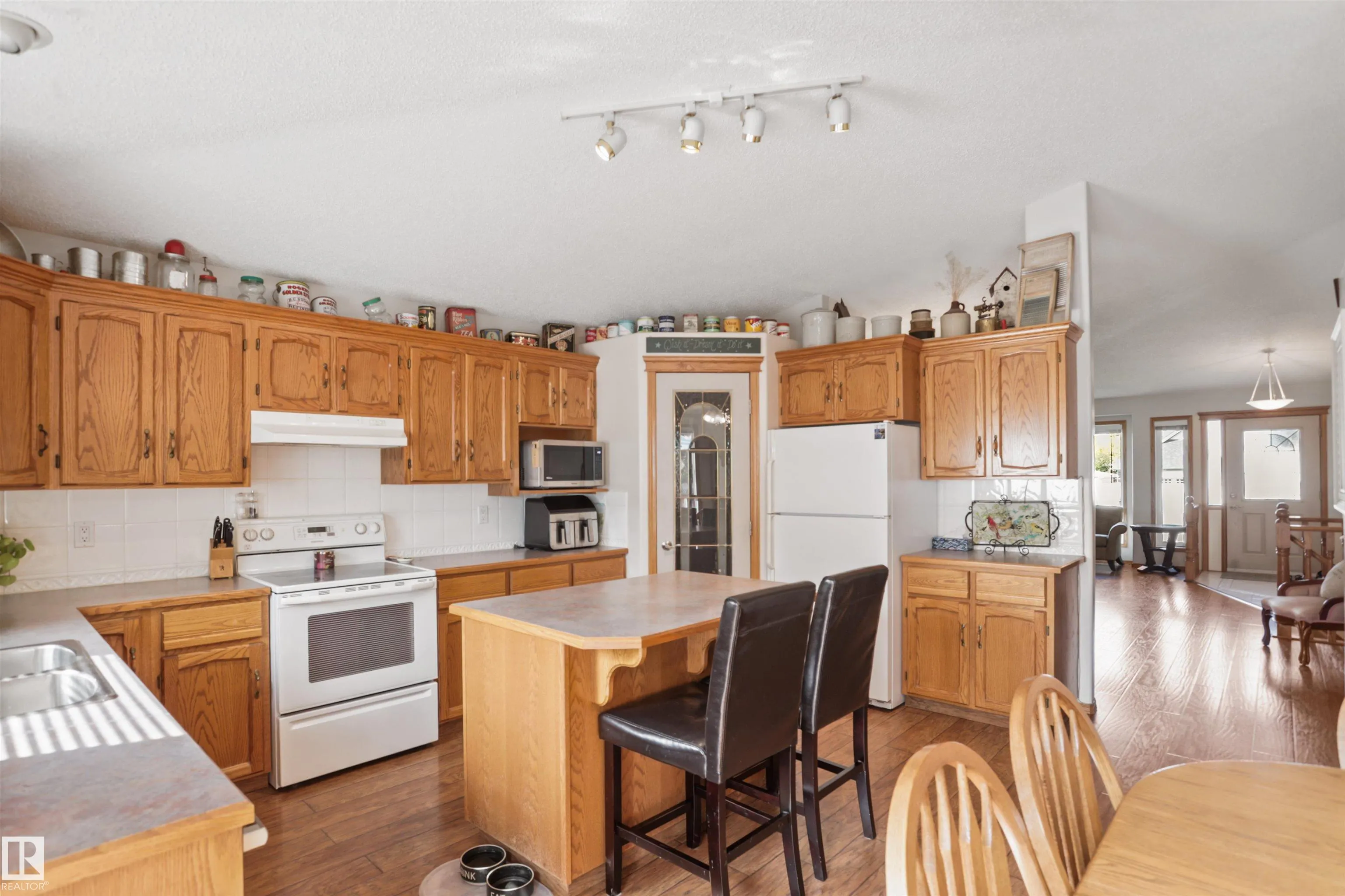 150 HIGHWOOD Crescent