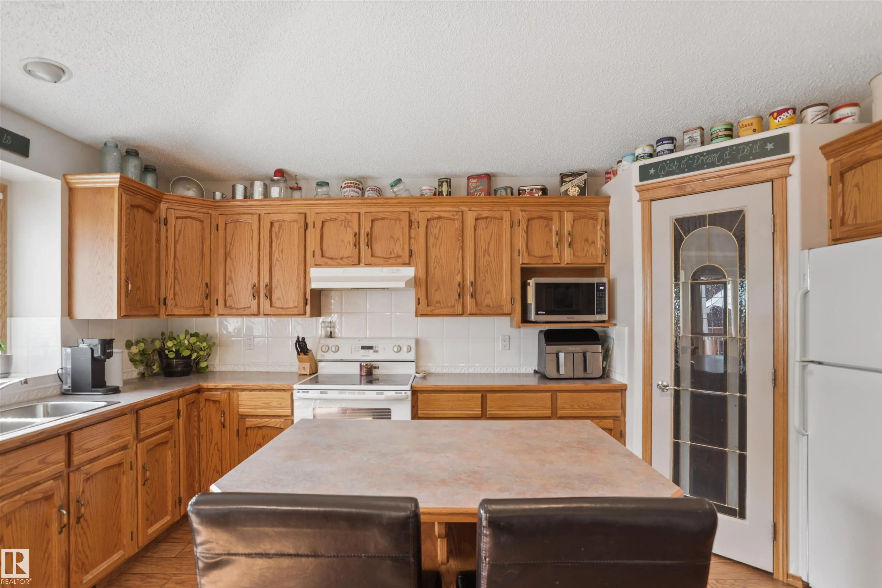 150 HIGHWOOD Crescent