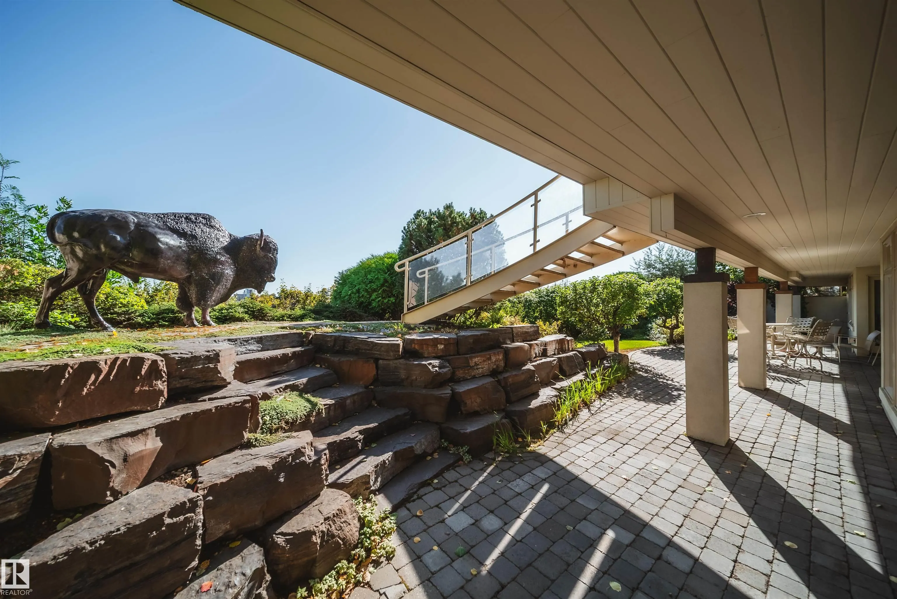 28 RIVERSIDE Crescent