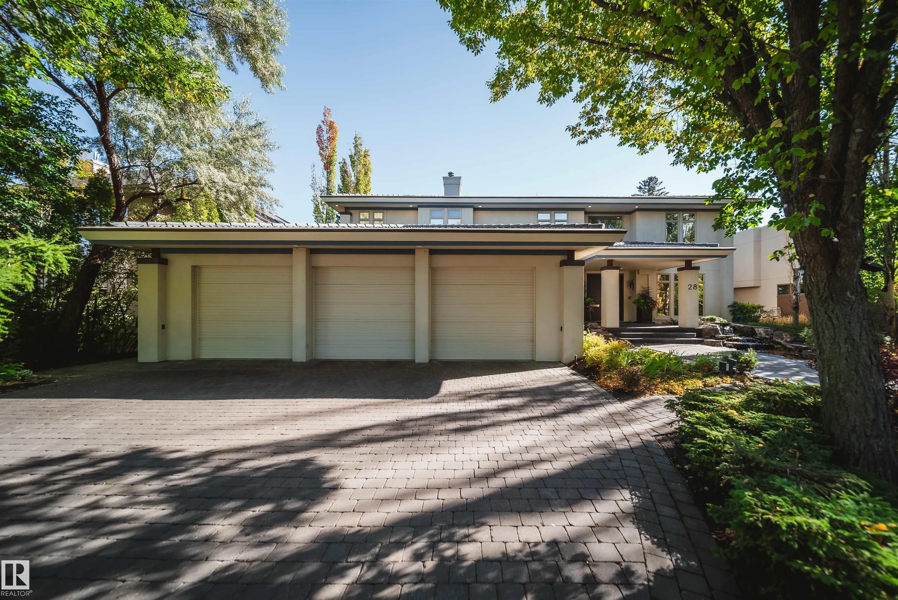 28 RIVERSIDE Crescent