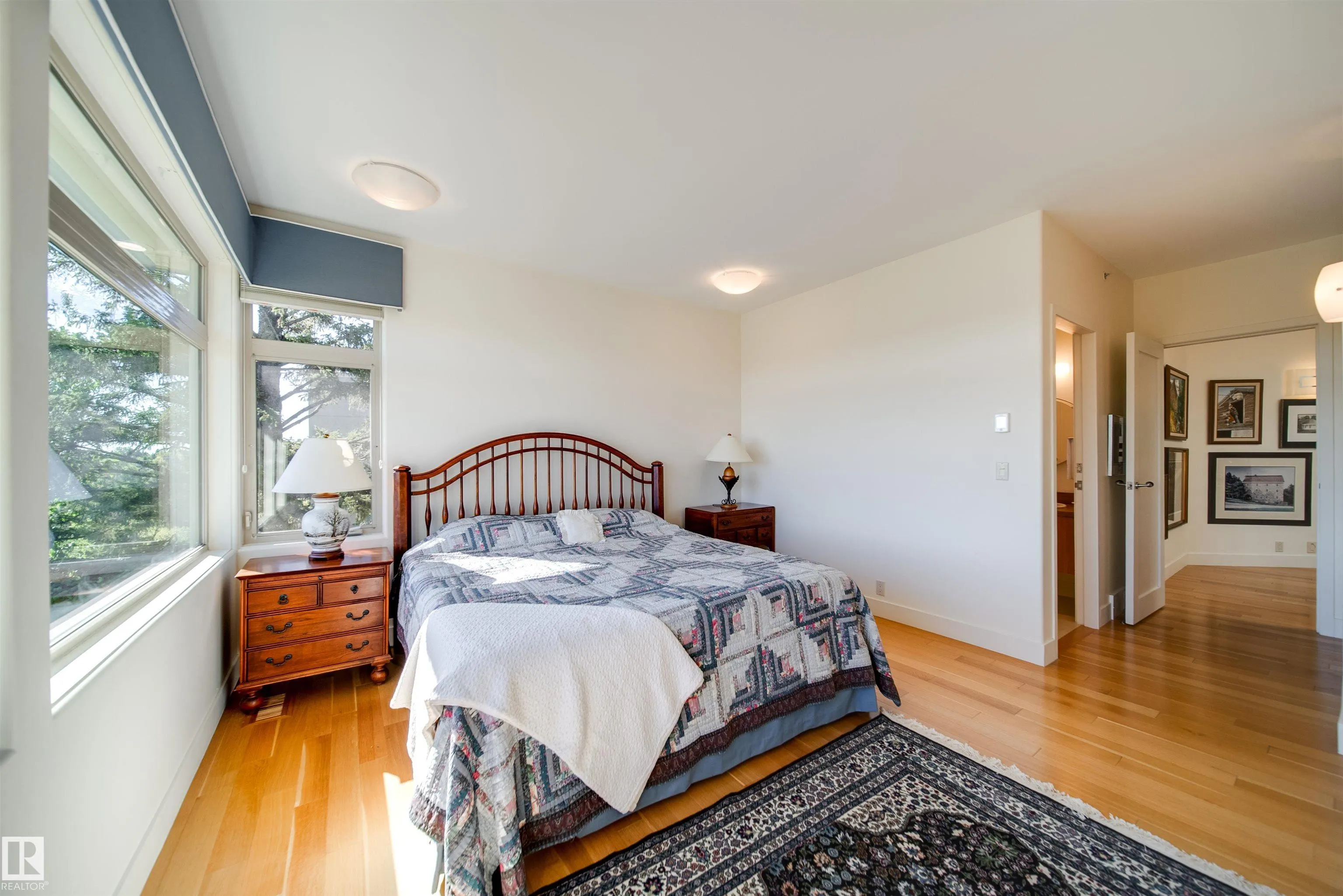28 RIVERSIDE Crescent