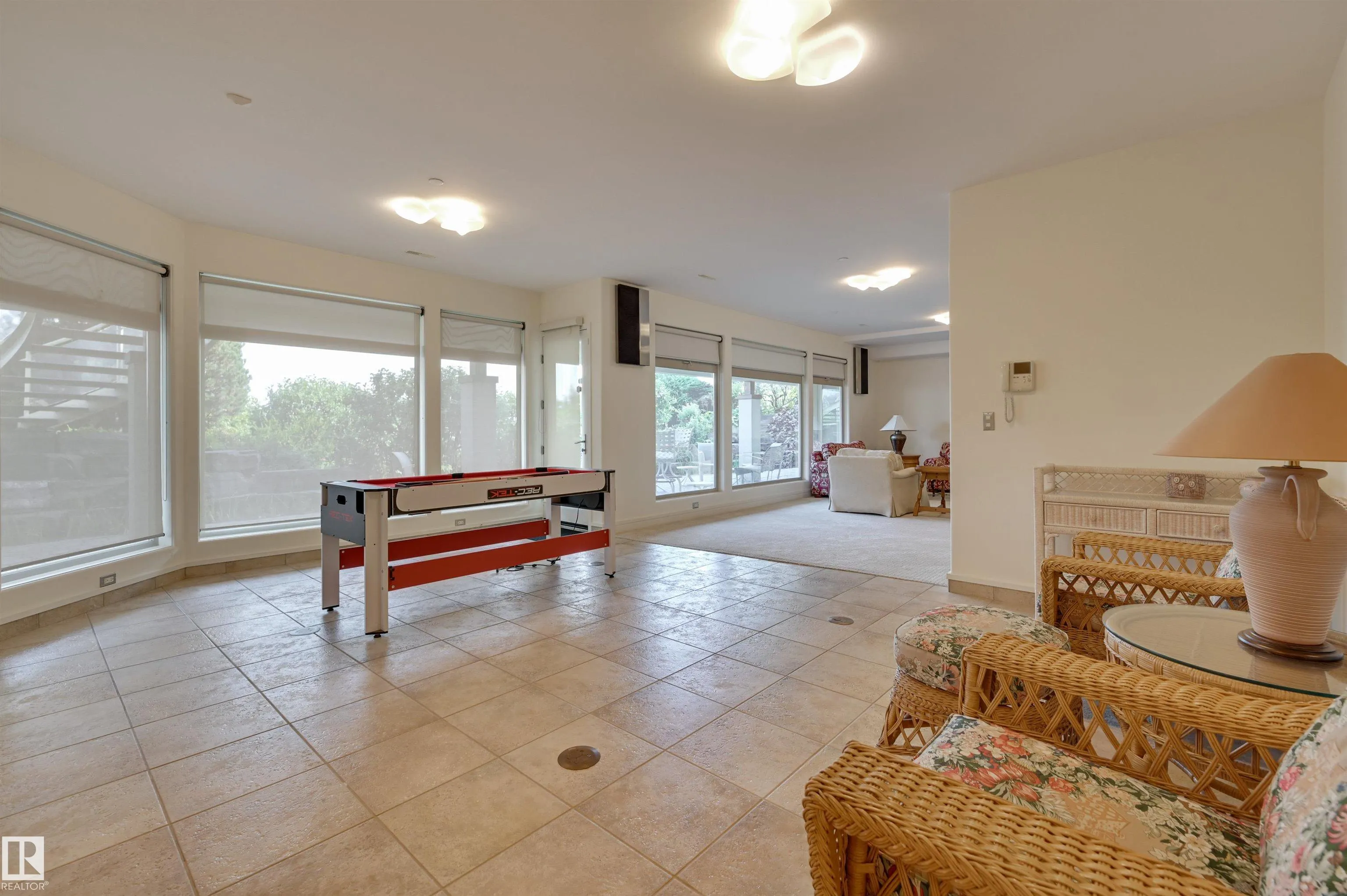 28 RIVERSIDE Crescent