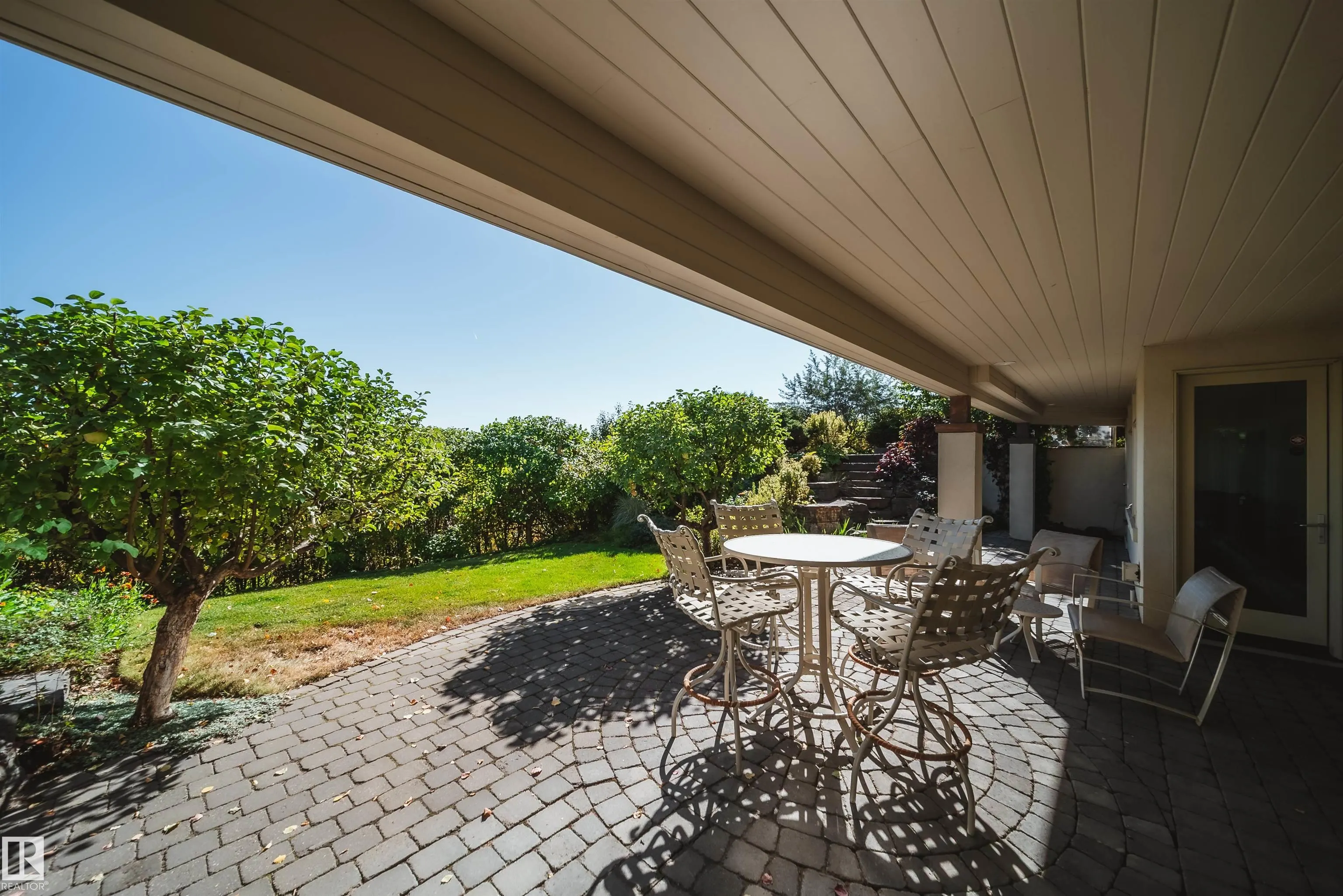 28 RIVERSIDE Crescent