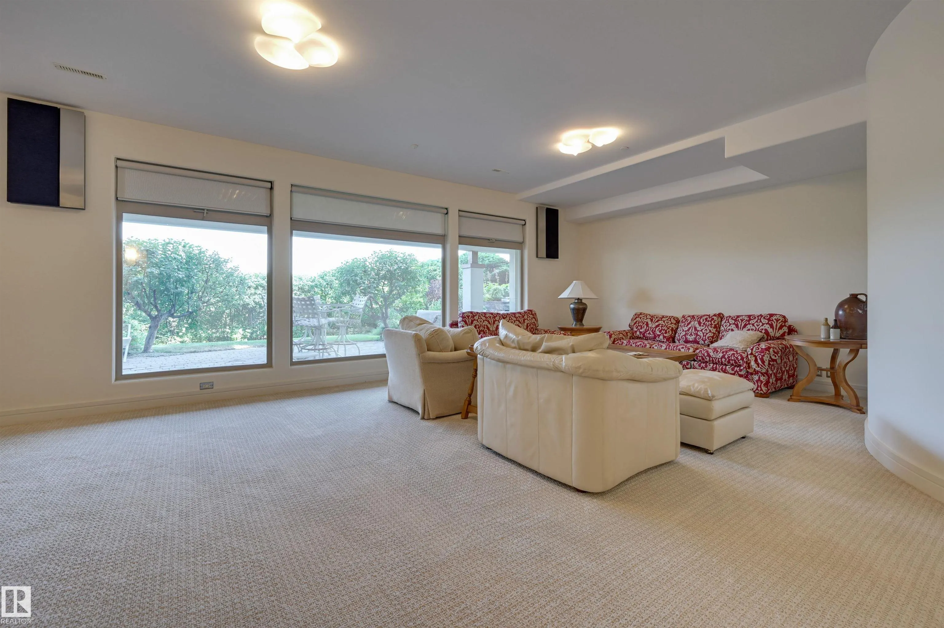 28 RIVERSIDE Crescent
