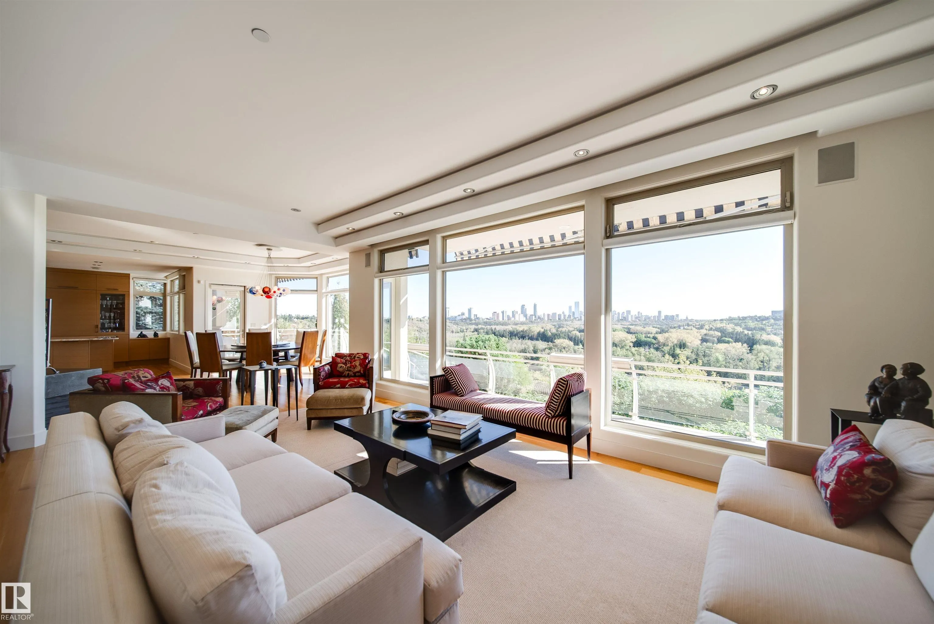 28 RIVERSIDE Crescent