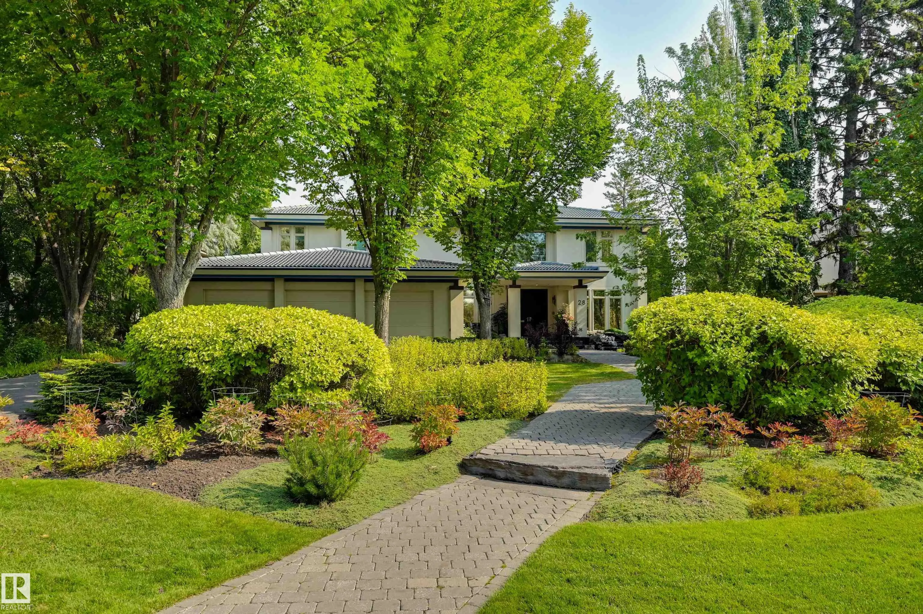 28 RIVERSIDE Crescent
