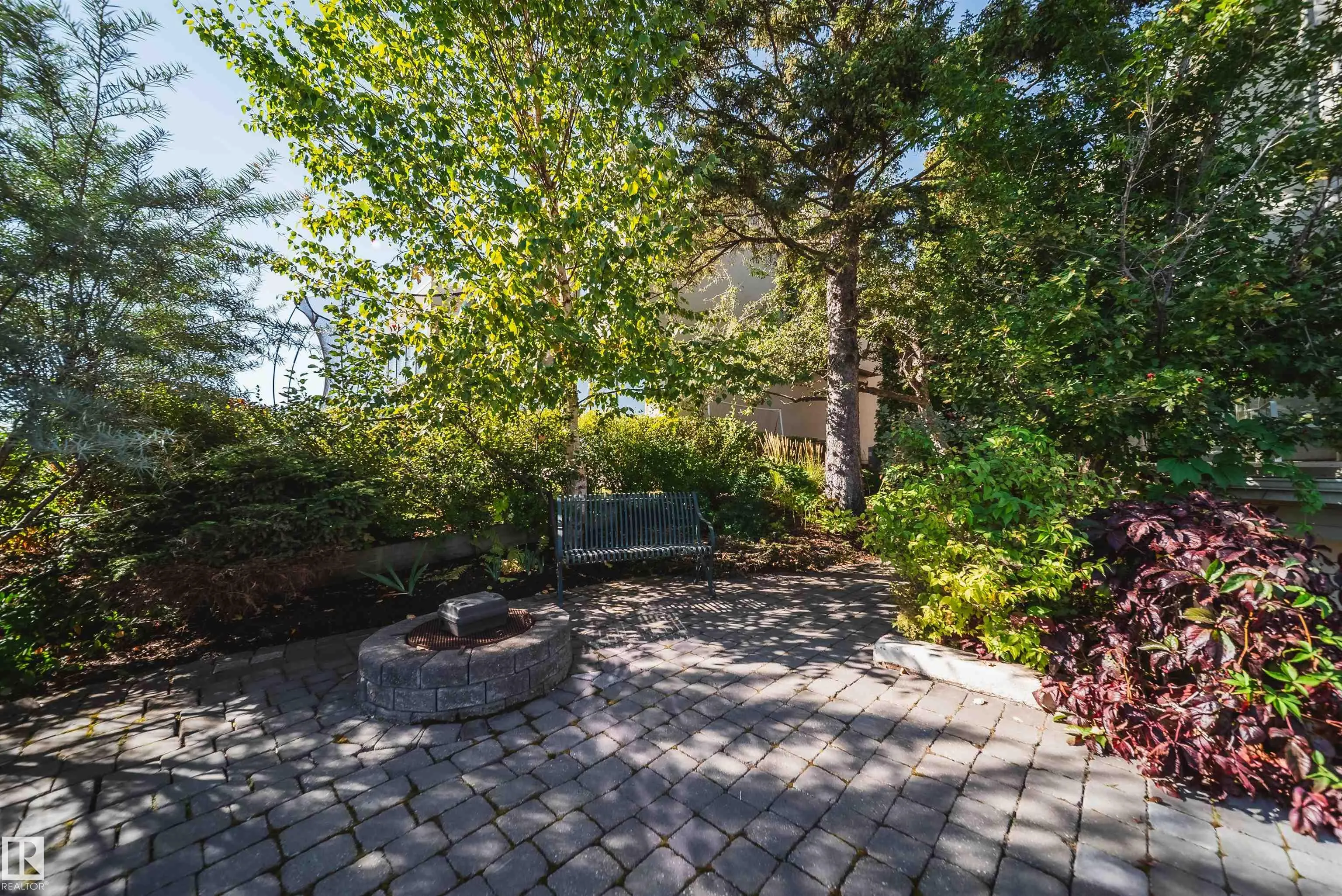 28 RIVERSIDE Crescent
