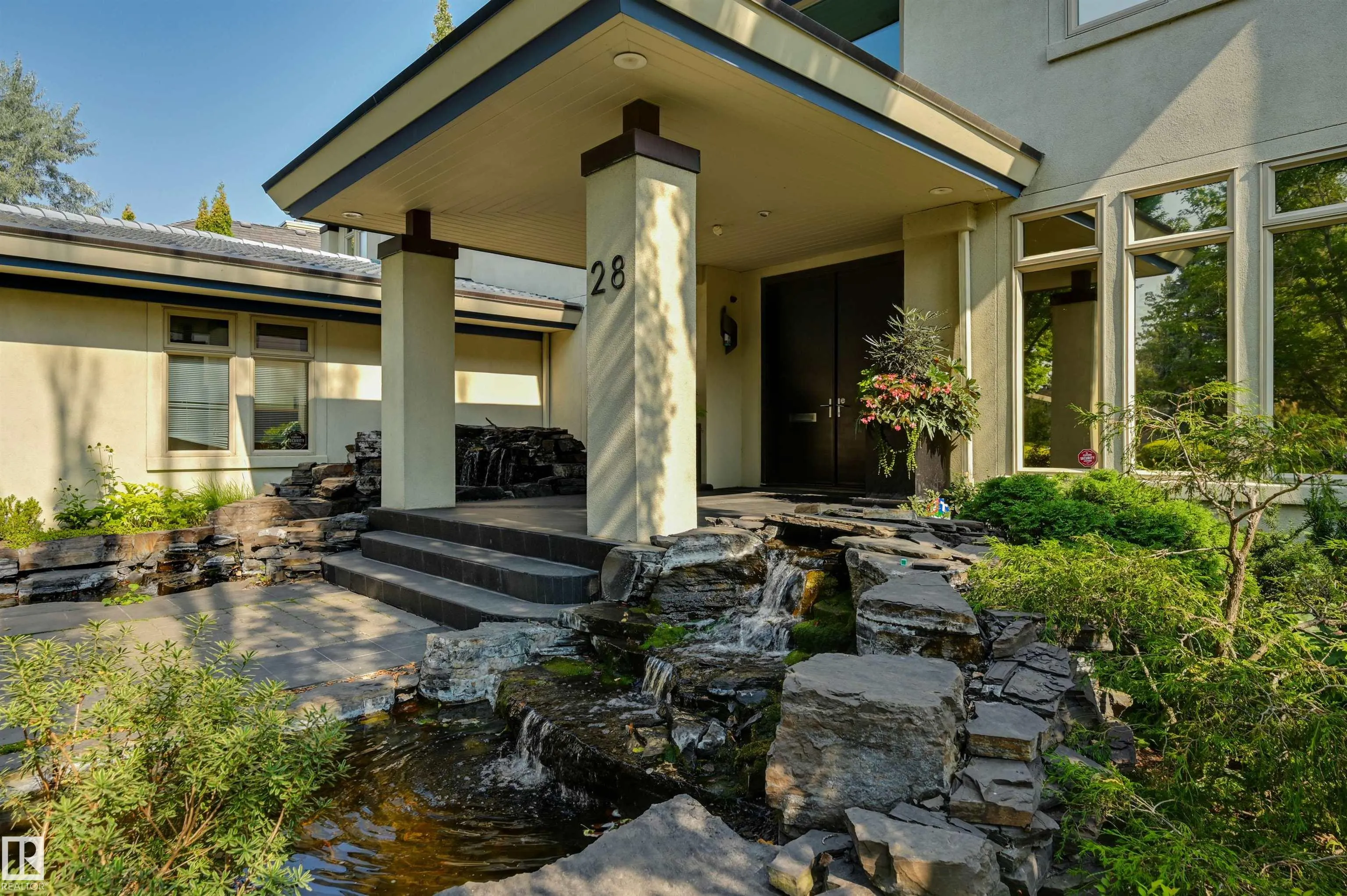28 RIVERSIDE Crescent