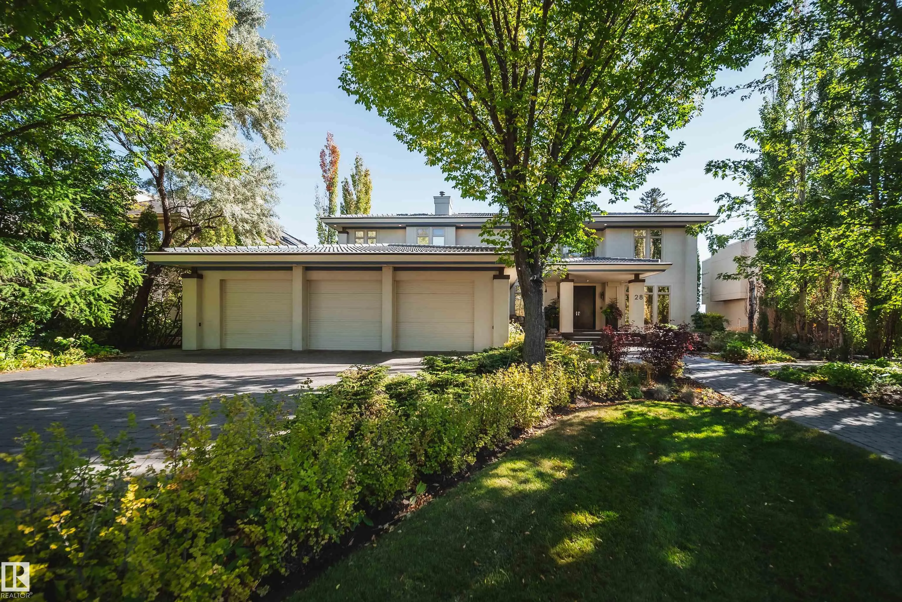 28 RIVERSIDE Crescent