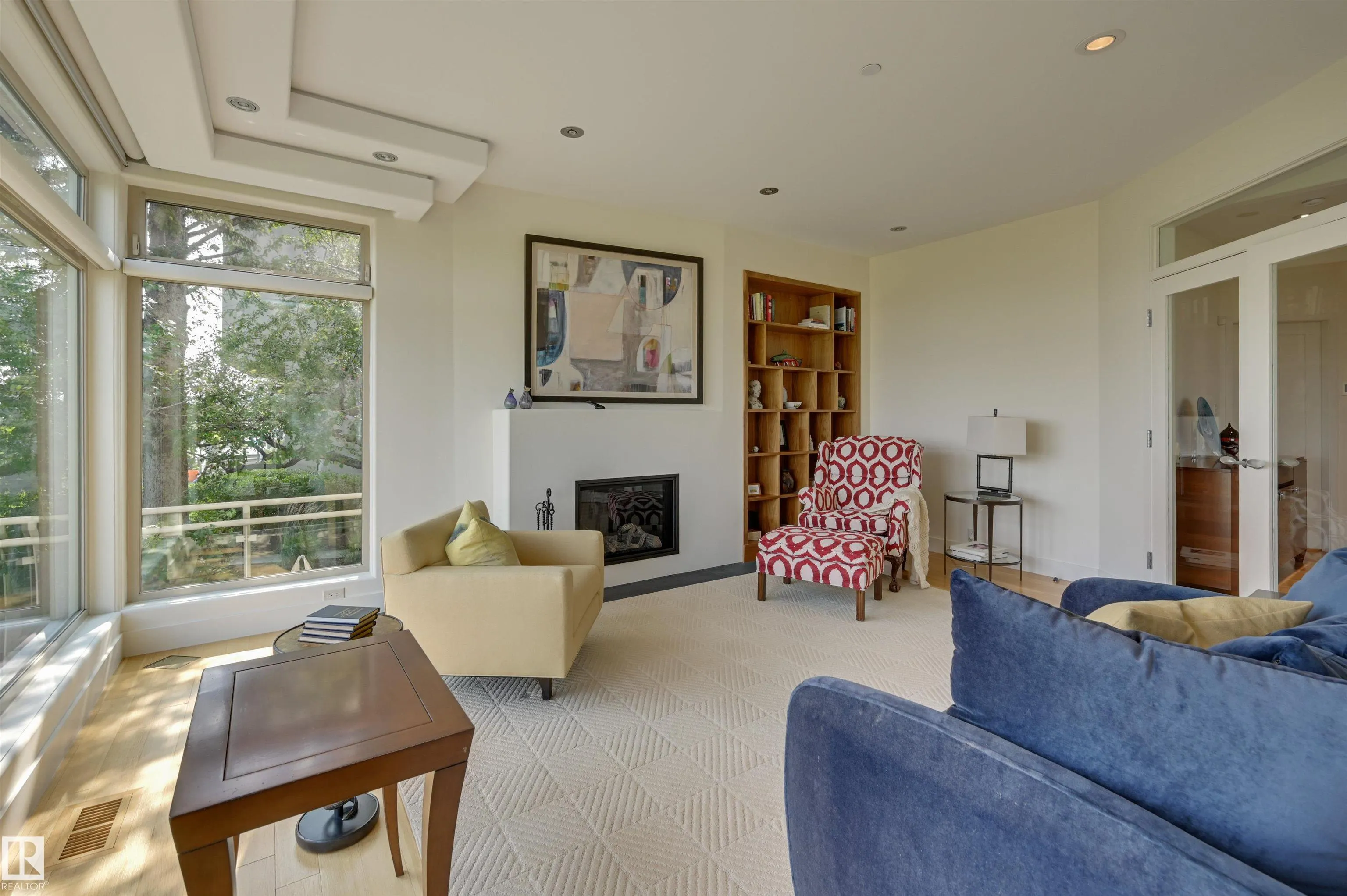 28 RIVERSIDE Crescent