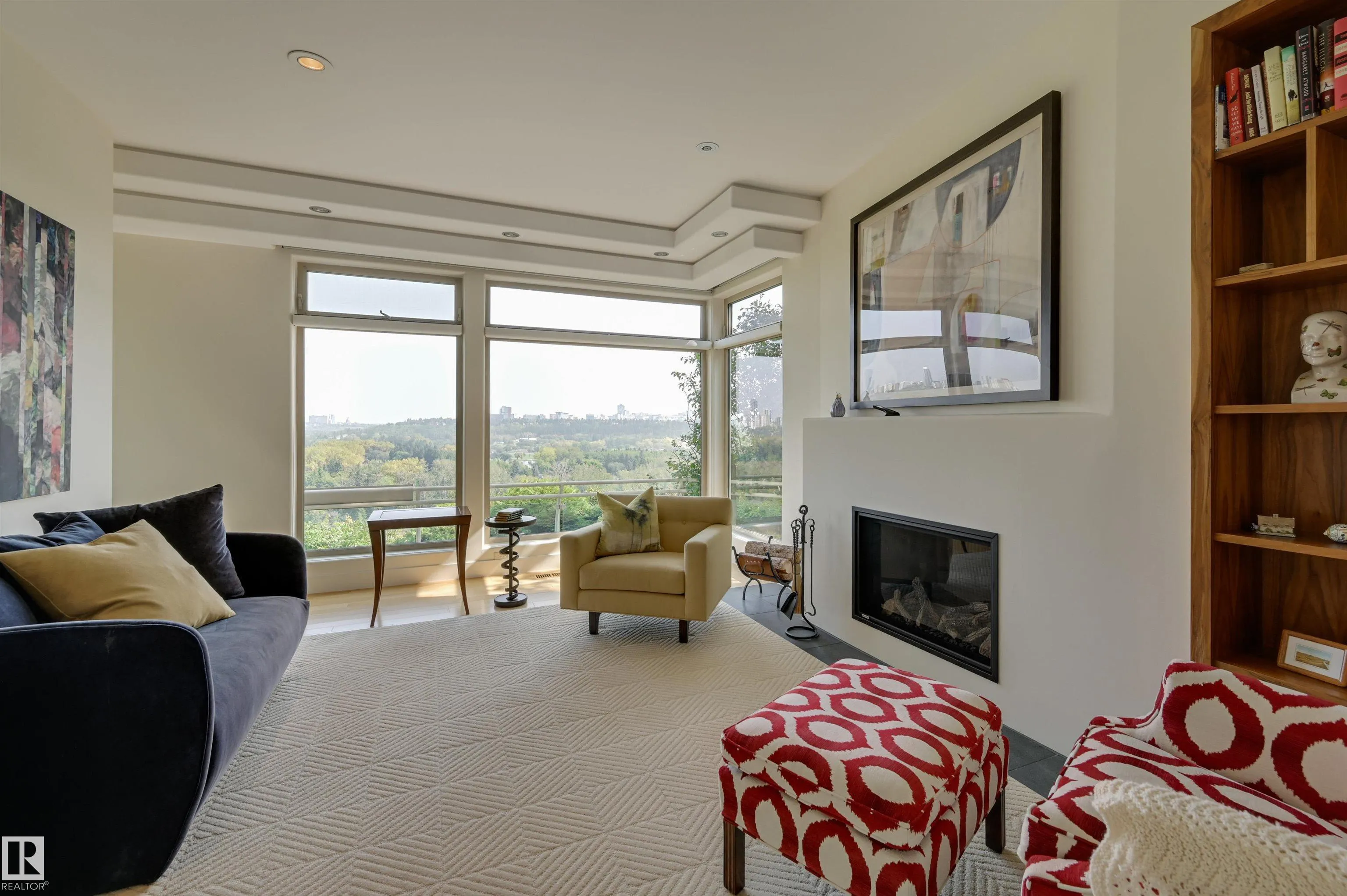 28 RIVERSIDE Crescent